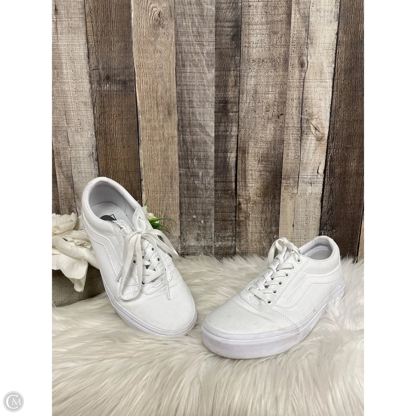Shoes Sneakers By Vans In White, Size: 8.5