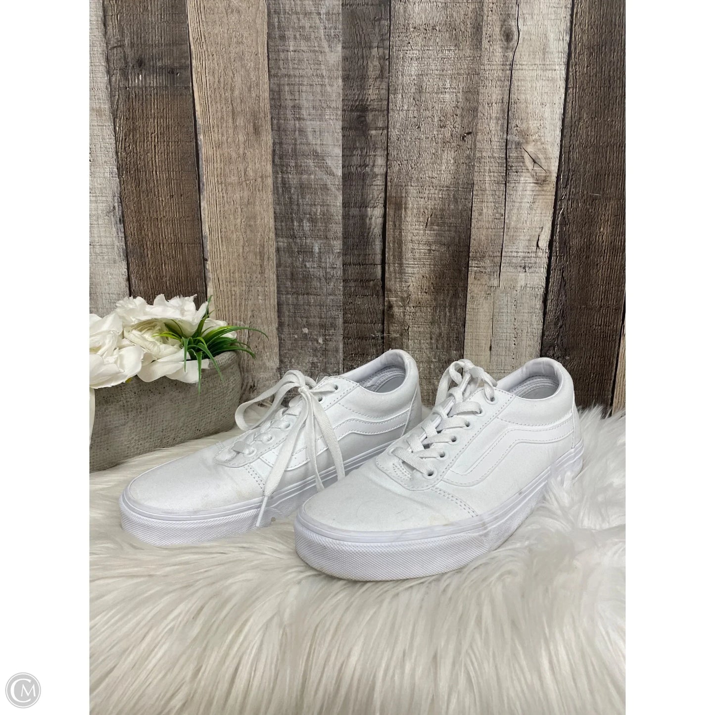 Shoes Sneakers By Vans In White, Size: 8.5