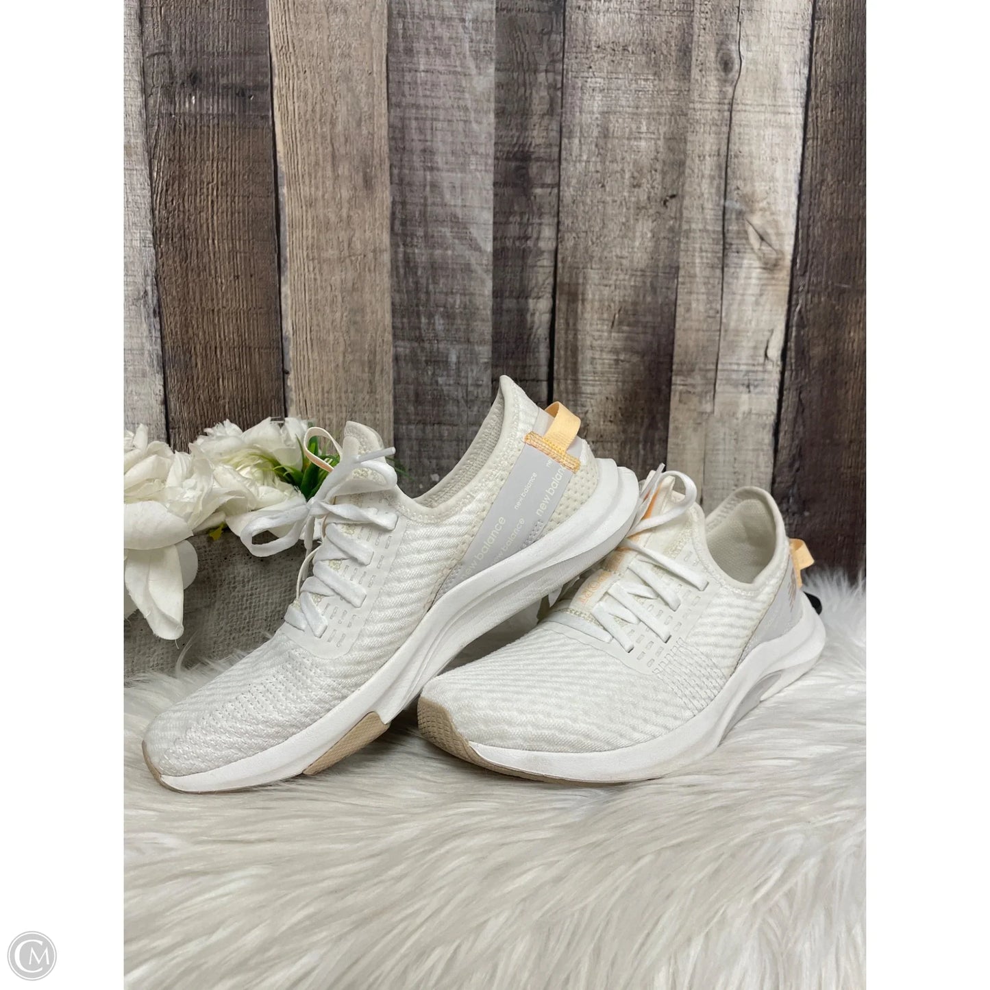 Shoes Athletic By New Balance In Ivory, Size: 7.5