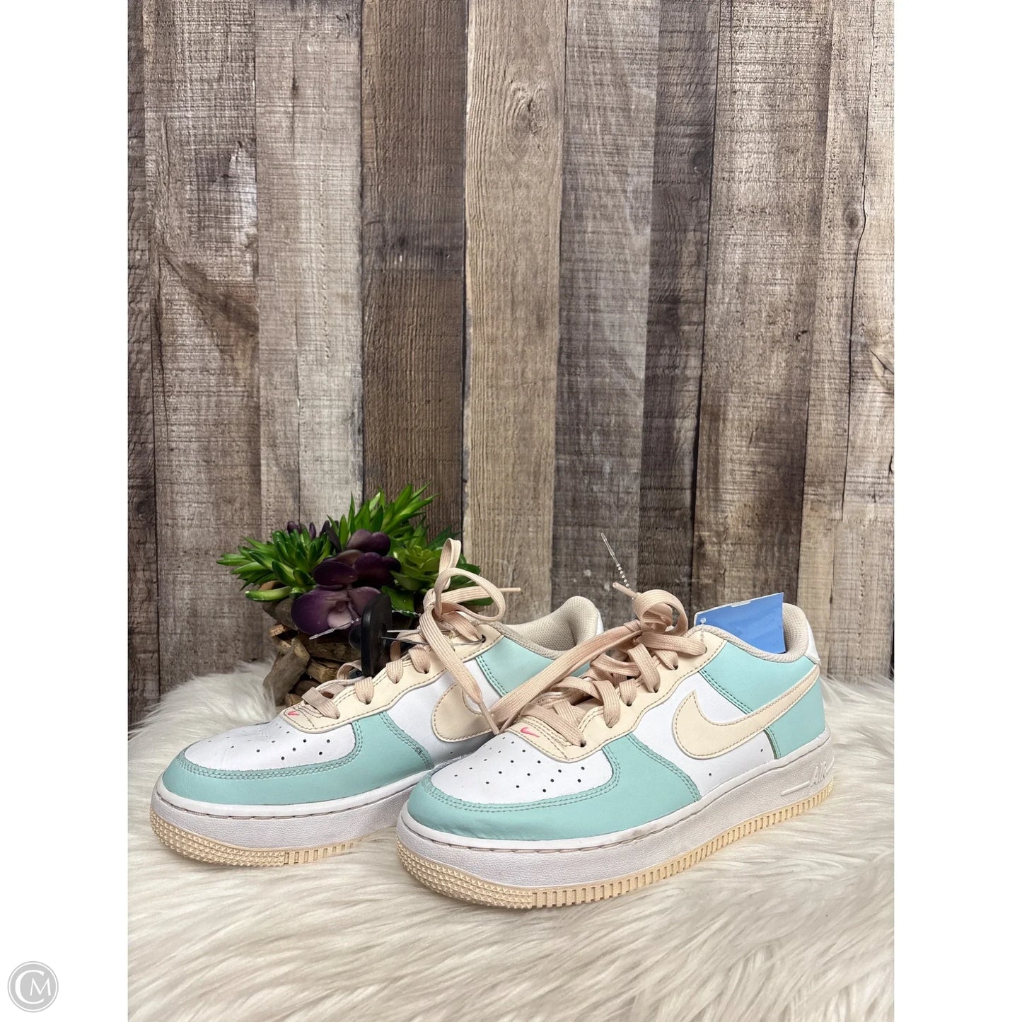 Shoes Athletic By Nike In White, Size: 8