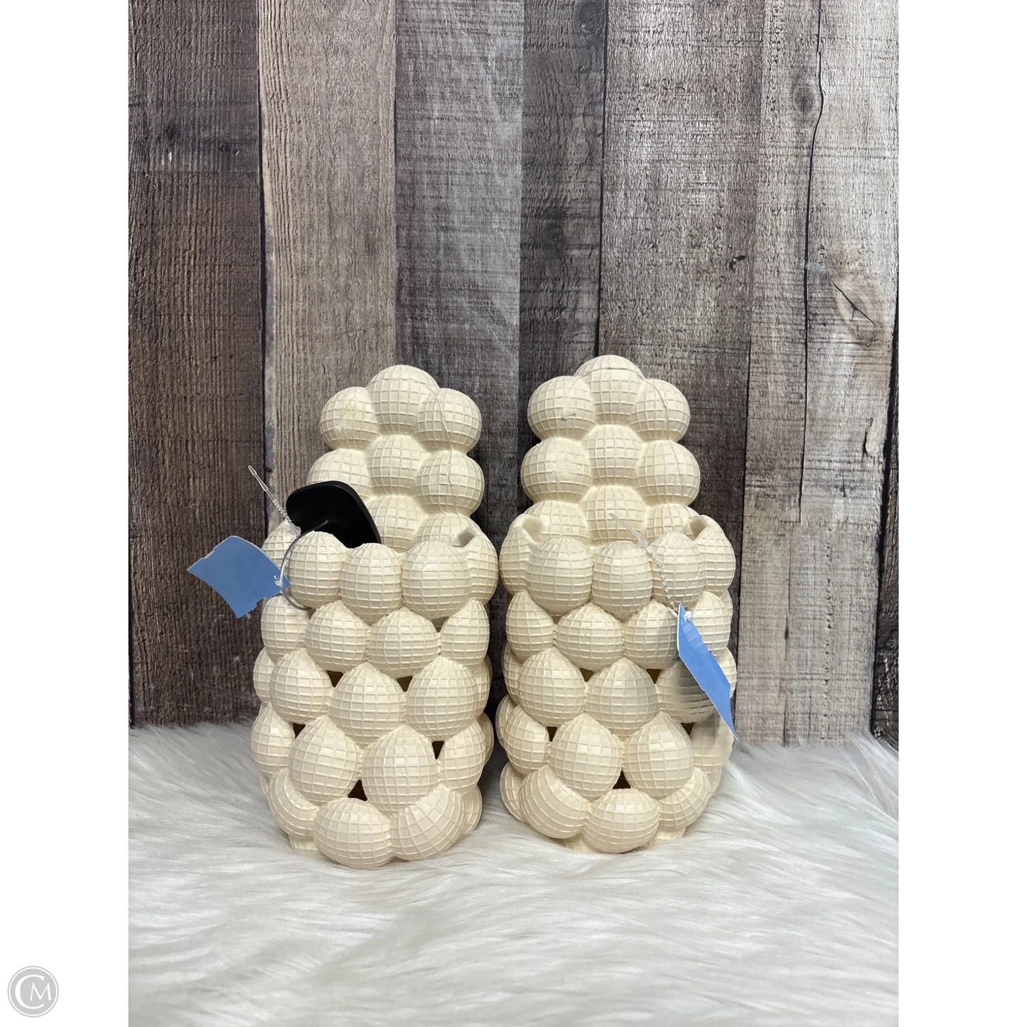 Shoes Flats By Cmf In Cream, Size: 8