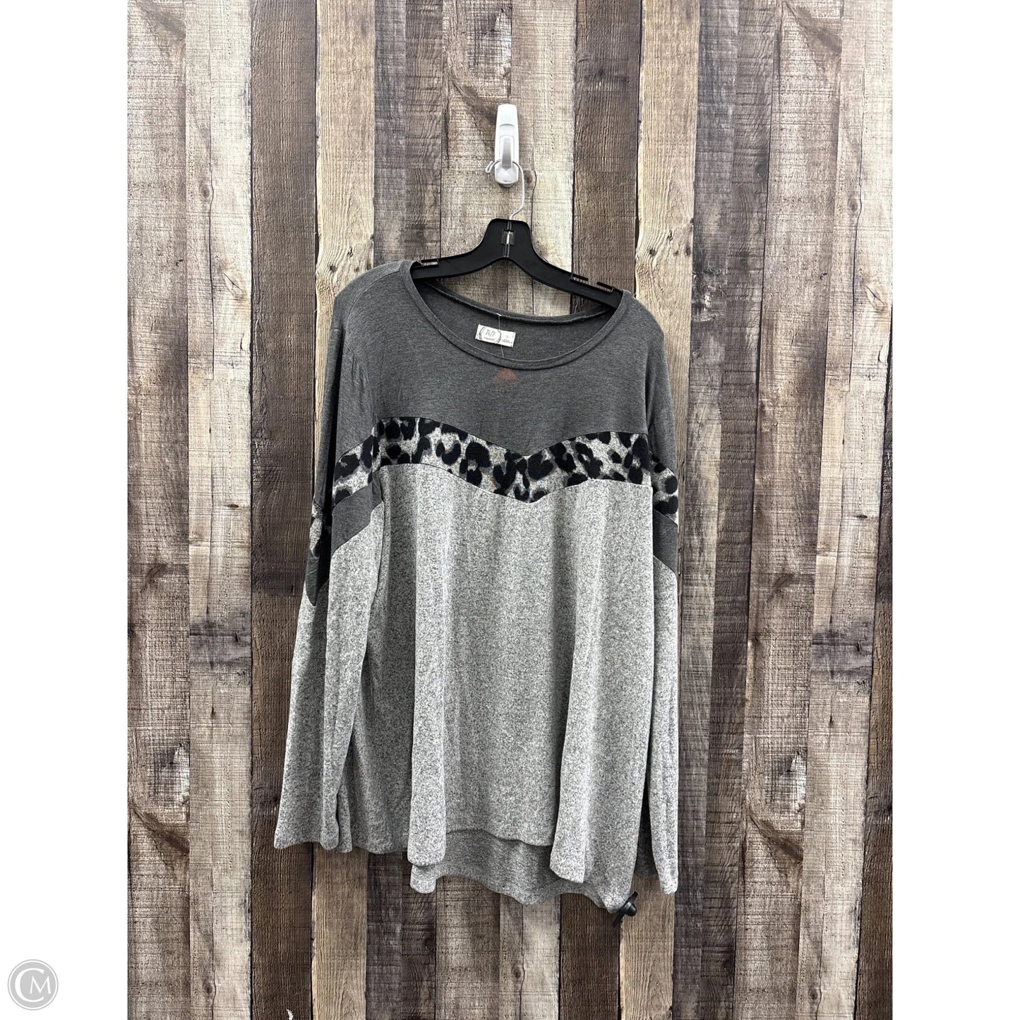 Top Long Sleeve By Maurices In Grey, Size: 2x