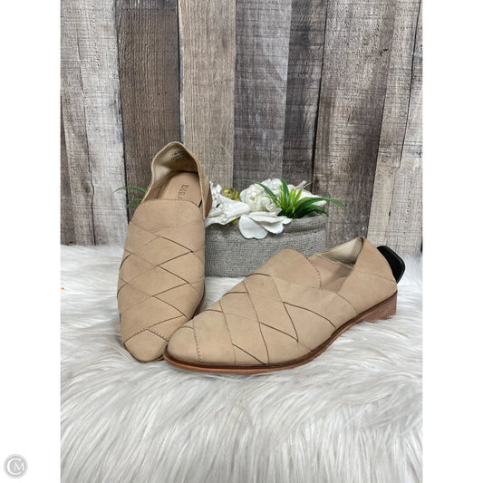 Shoes Flats By Diba In Beige, Size: 7.5