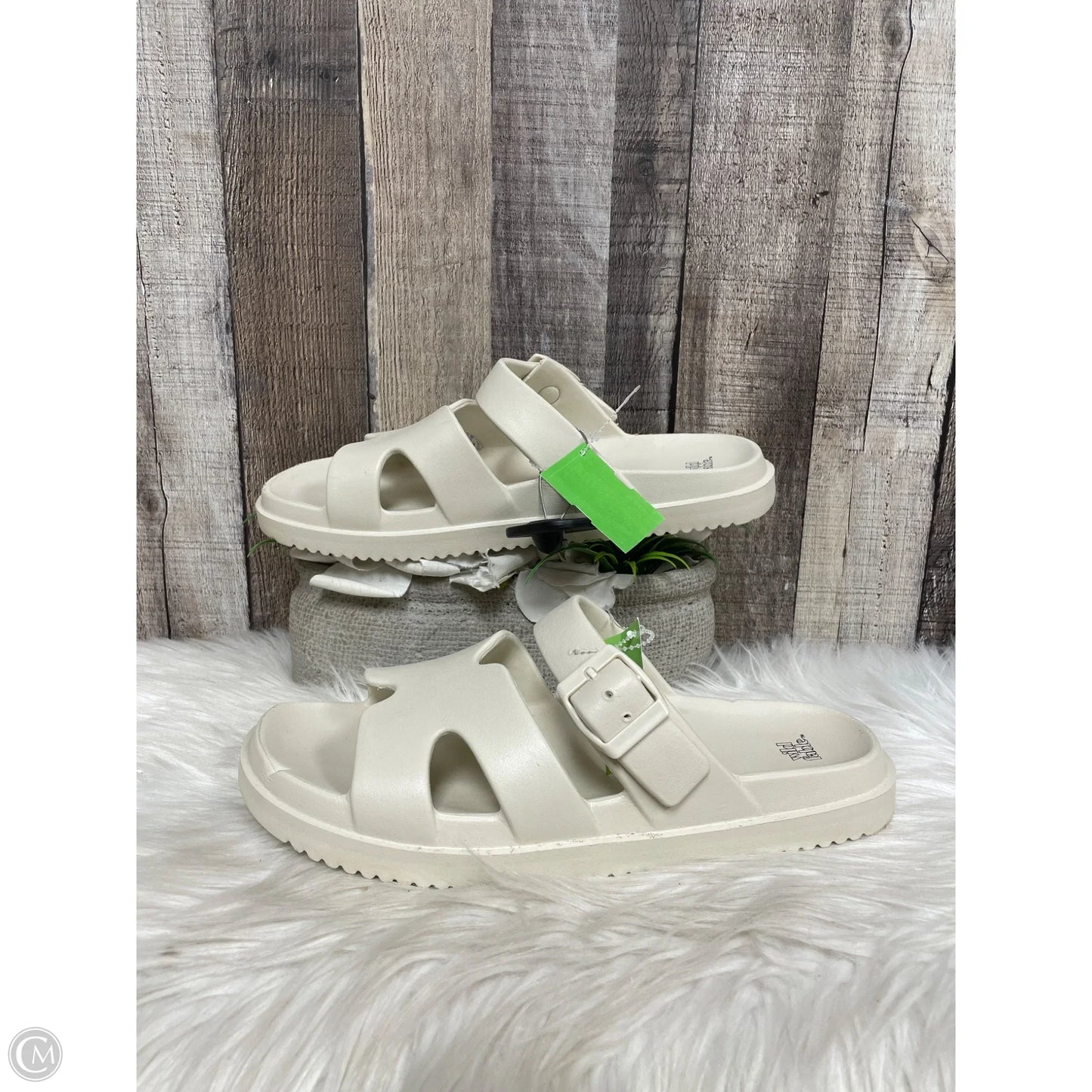 Sandals Flats By Wild Fable In Cream, Size: 9