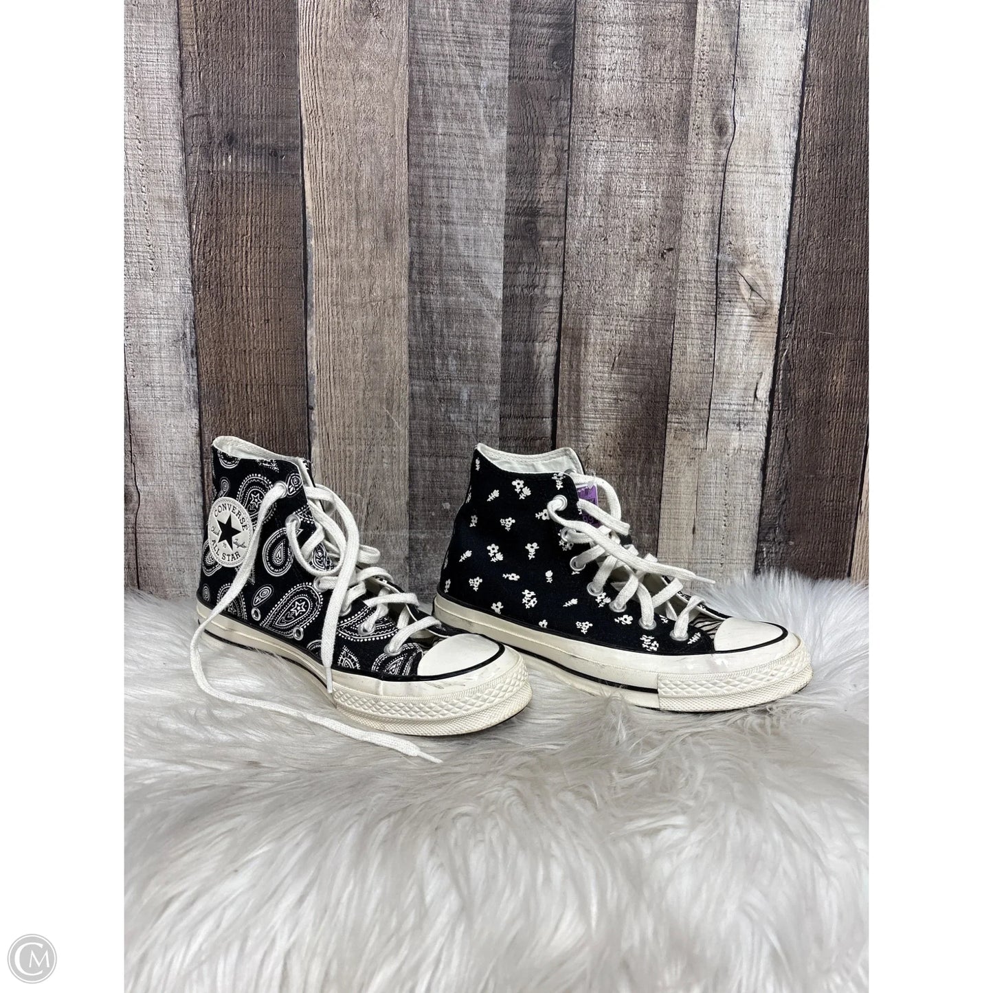 Shoes Sneakers By Converse In Black & White, Size: 7