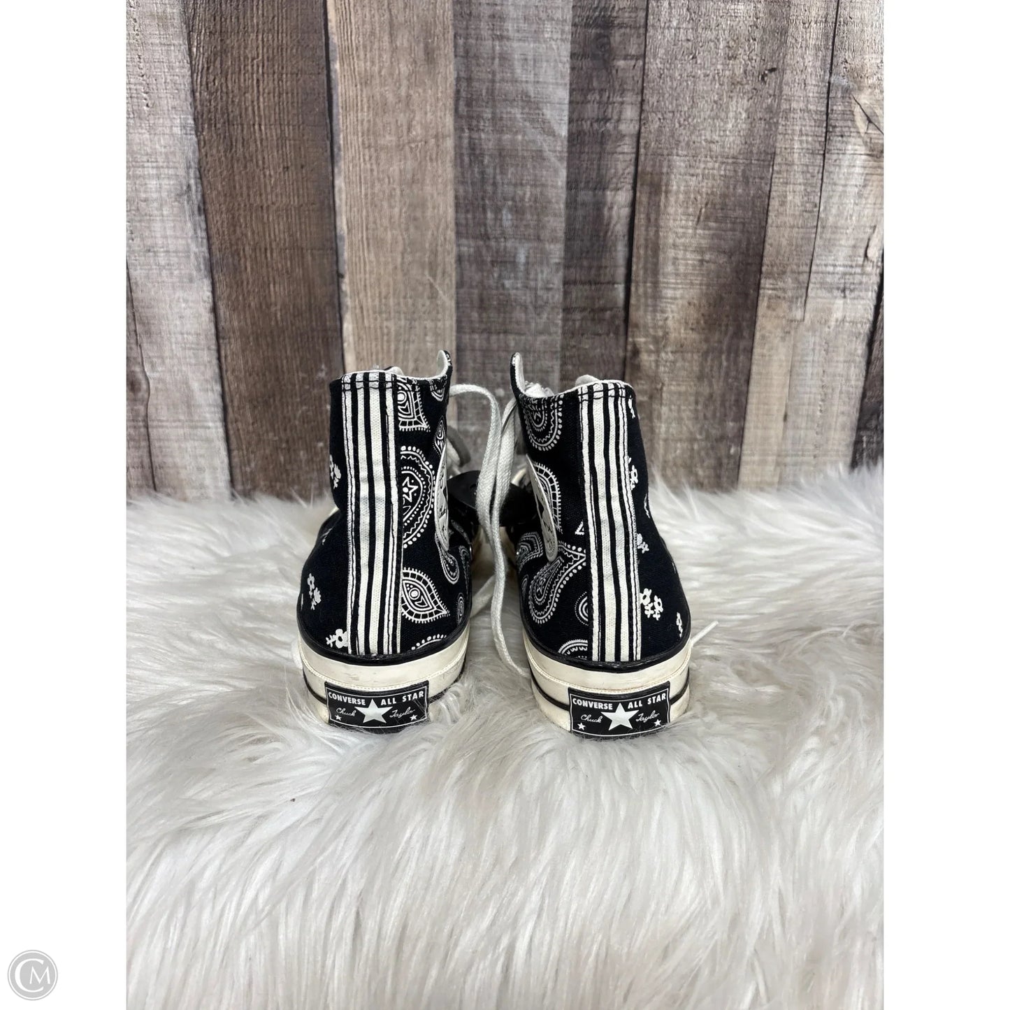 Shoes Sneakers By Converse In Black & White, Size: 7