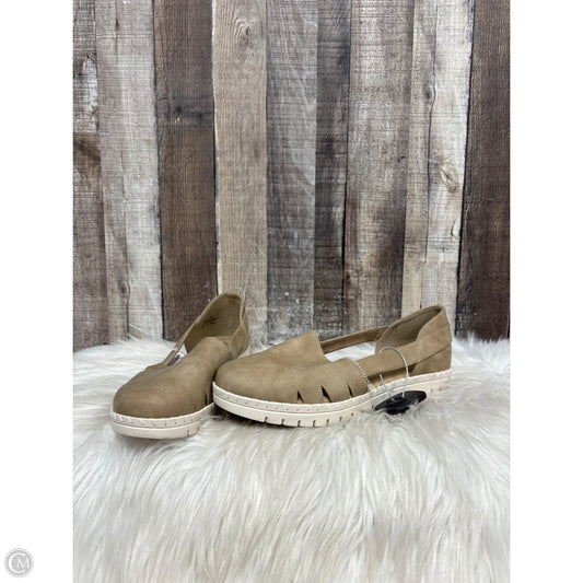Shoes Flats By Easy Street In Tan, Size: 10