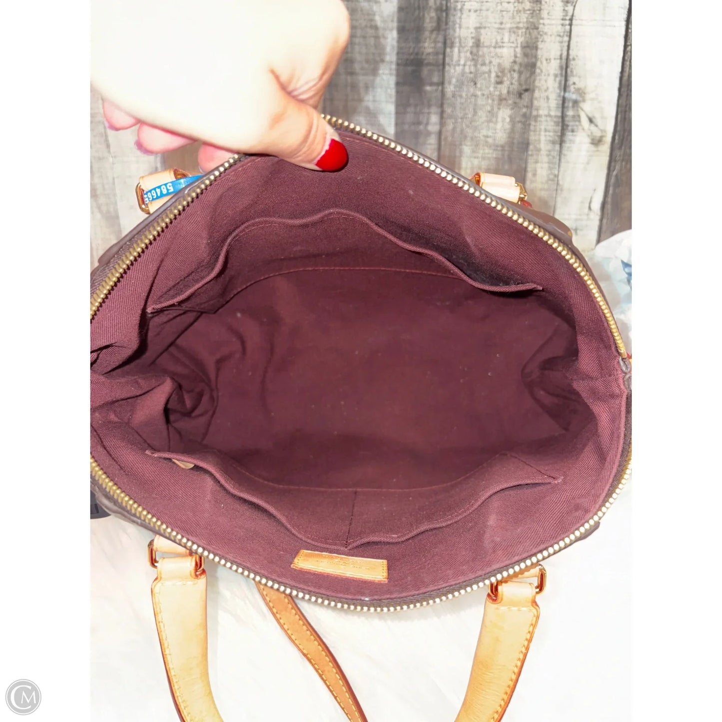 Handbag Luxury Designer By Louis Vuitton, Size: Medium