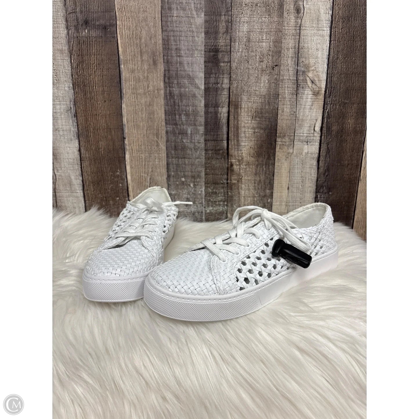Shoes Sneakers By Marc Fisher In White, Size: 8