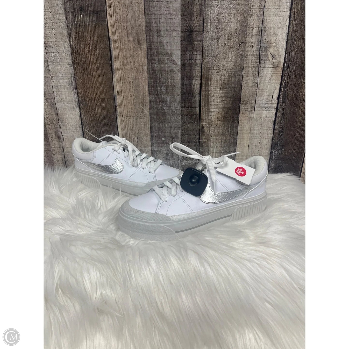 Shoes Athletic By Nike In White, Size: 8