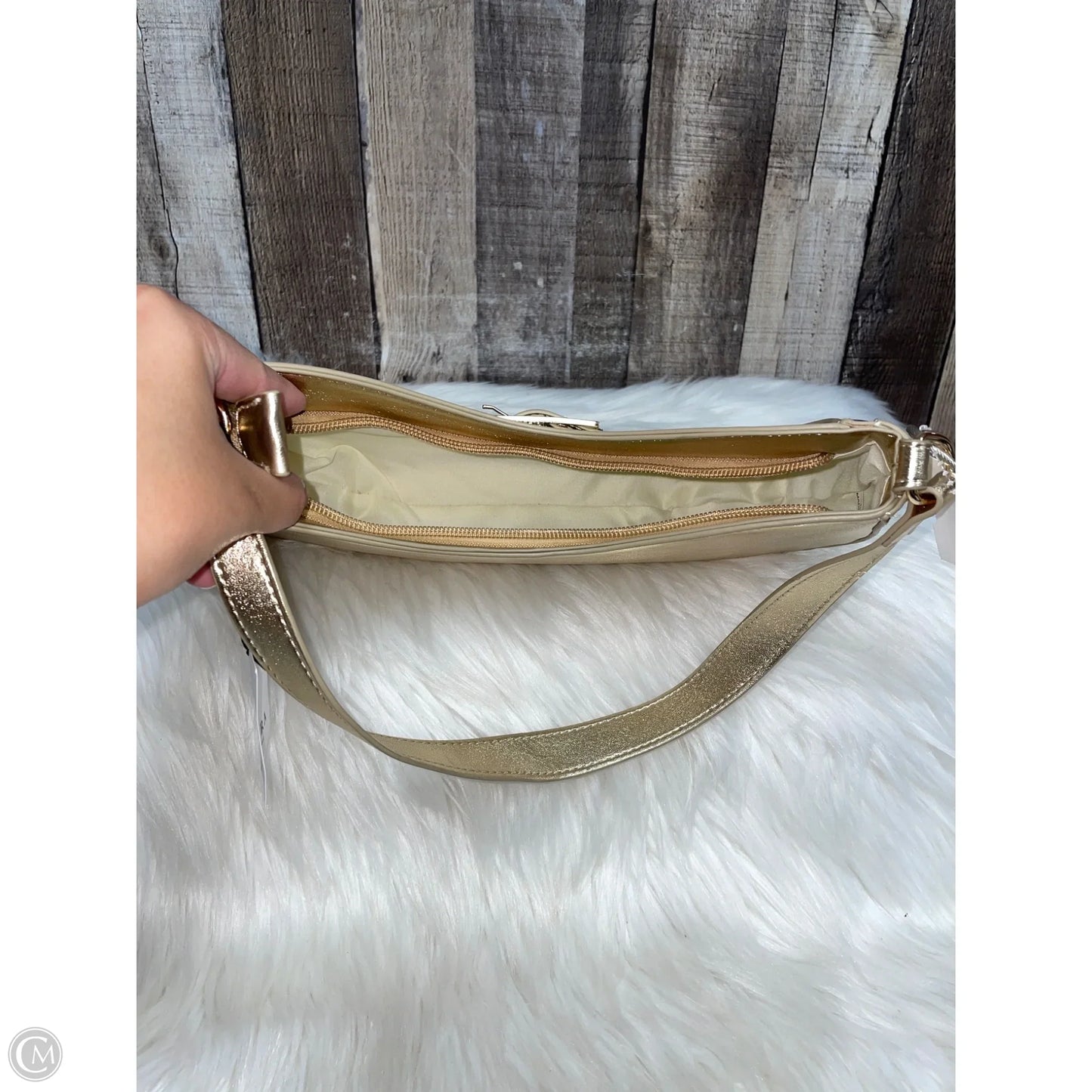 Handbag By Akira, Size: Medium