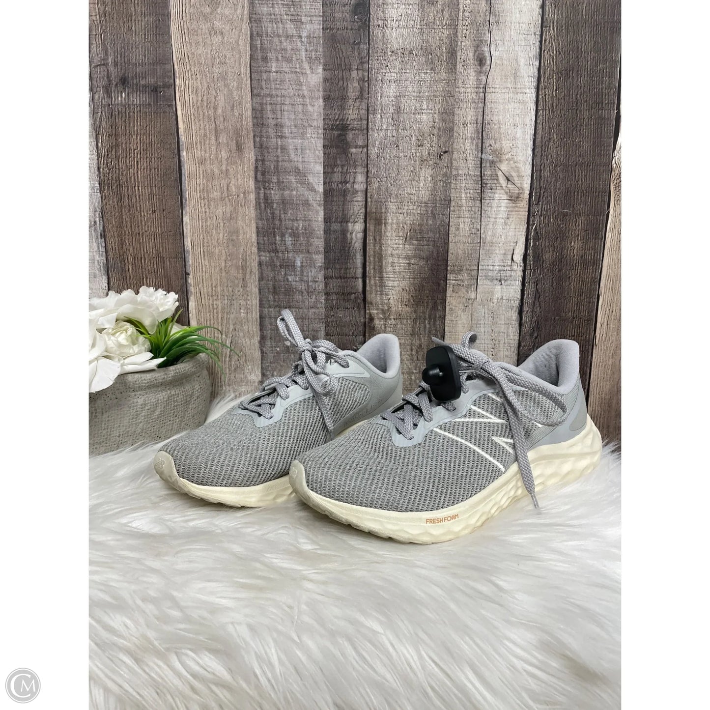 Shoes Athletic By New Balance In Grey, Size: 8.5