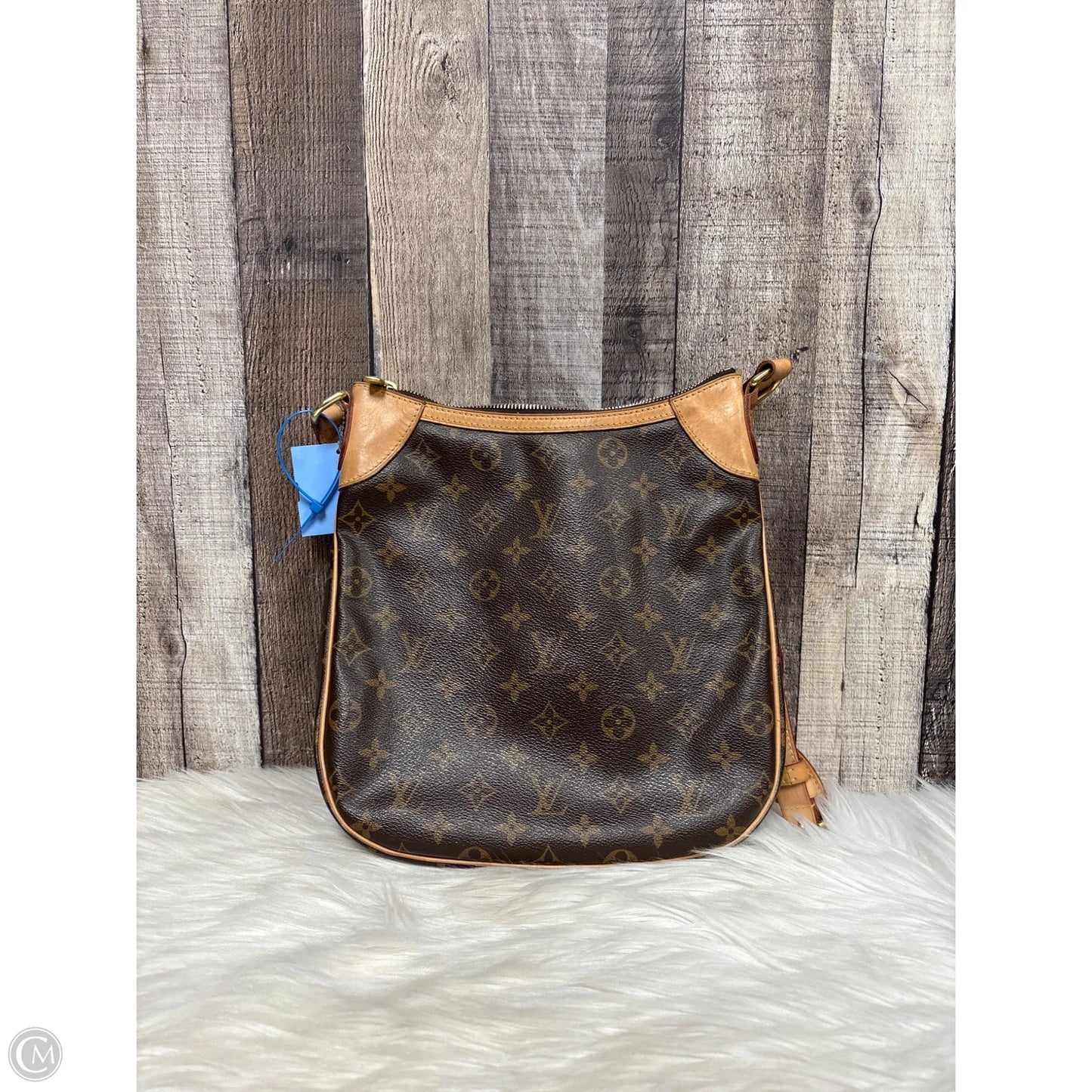 Crossbody Luxury Designer By Louis Vuitton, Size: Medium
