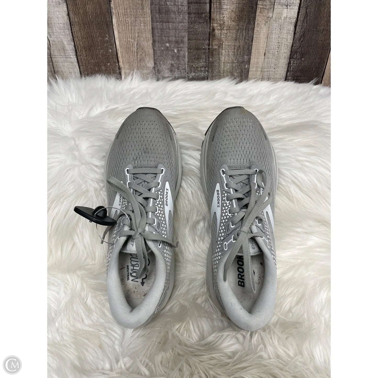 Shoes Athletic By Brooks In Grey, Size: 8.5