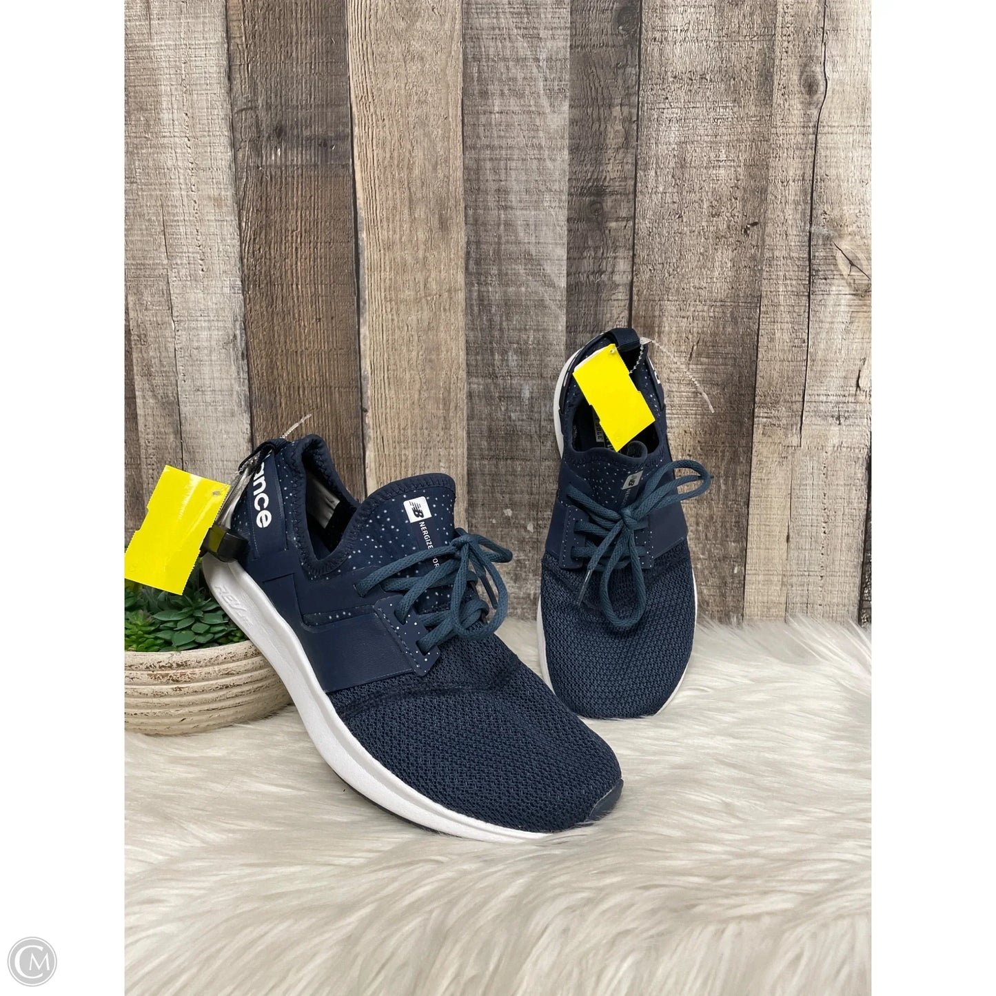 Shoes Athletic By New Balance In Navy, Size: 8