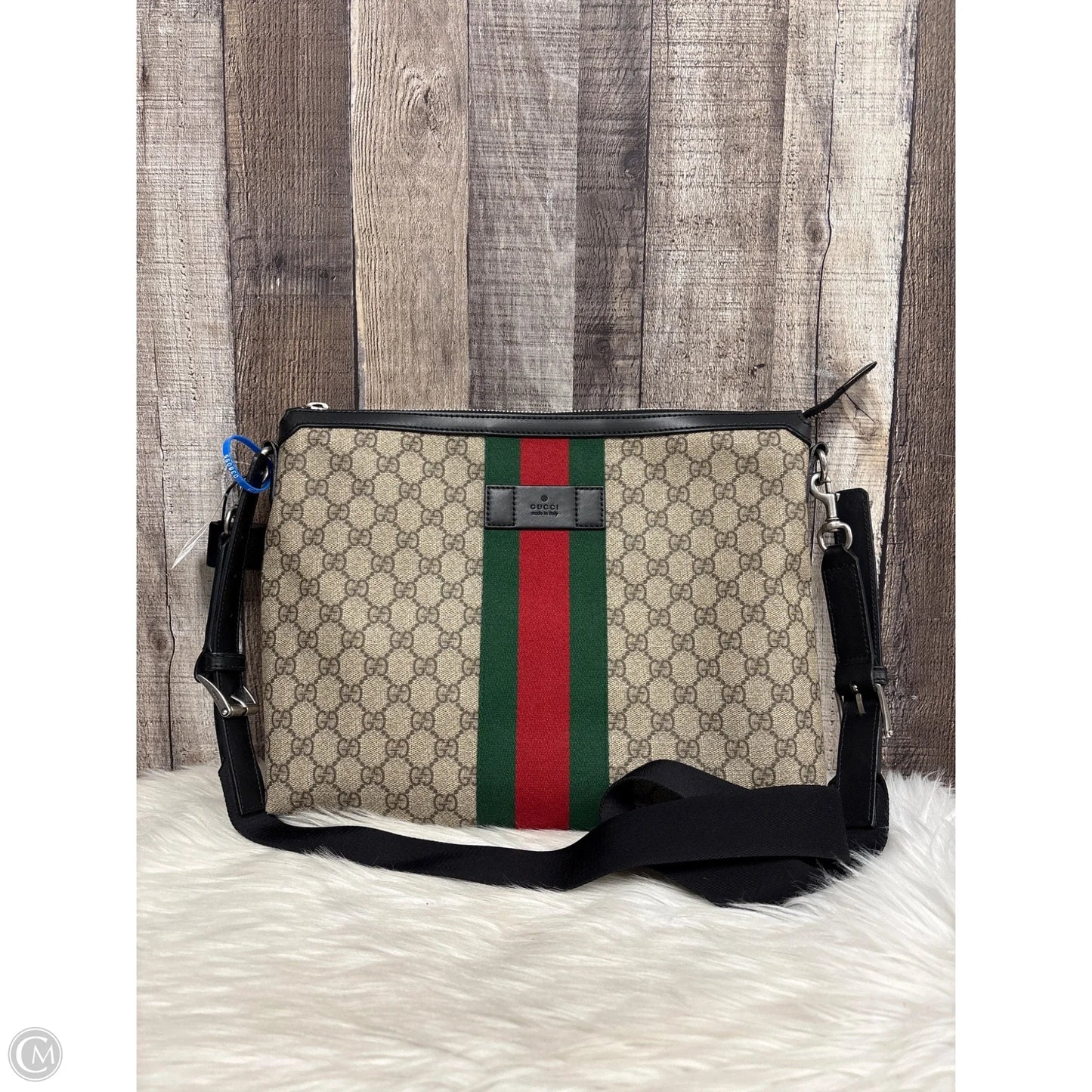Crossbody Luxury Designer By Gucci, Size: Large