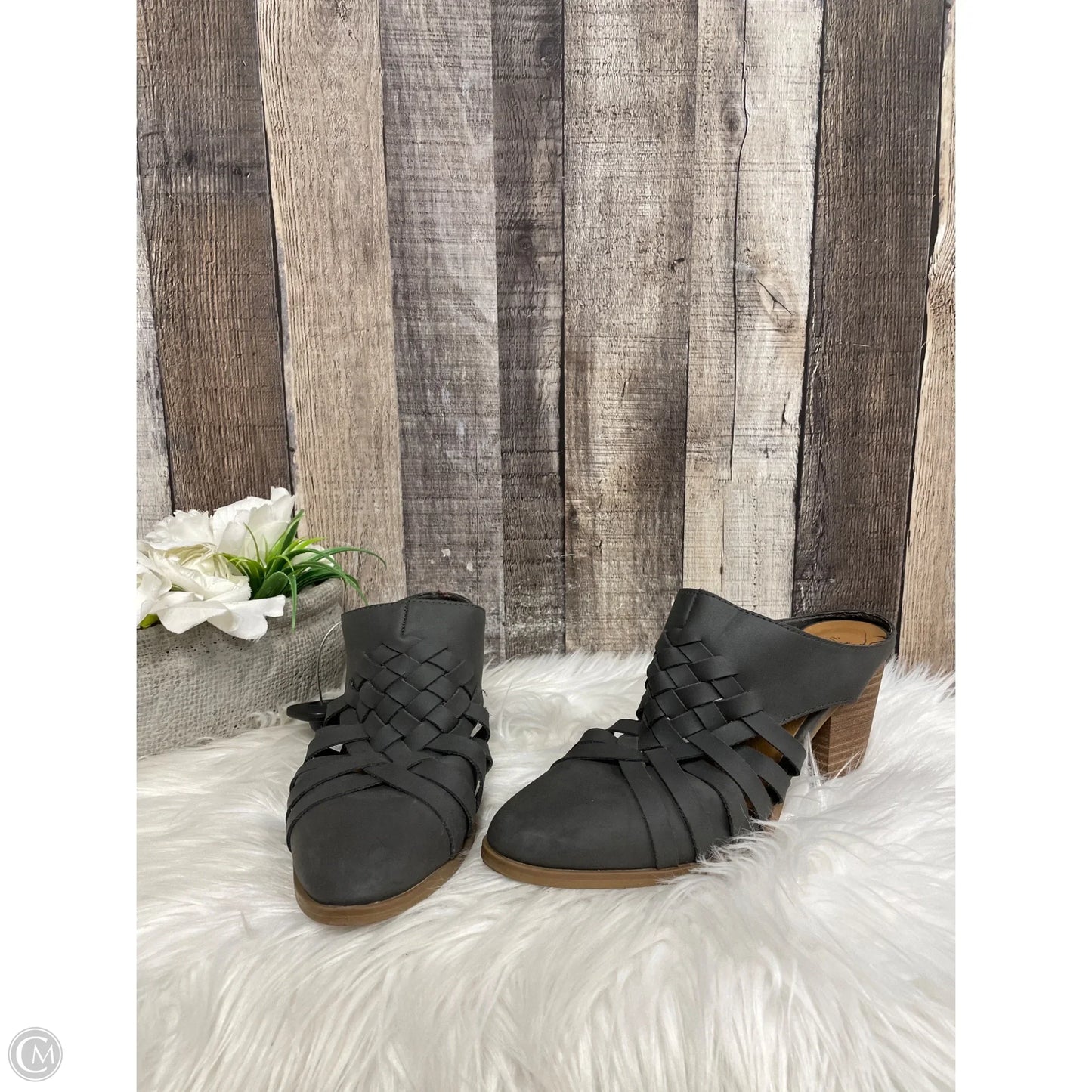 Shoes Heels Block By Universal Thread In Grey, Size: 6.5