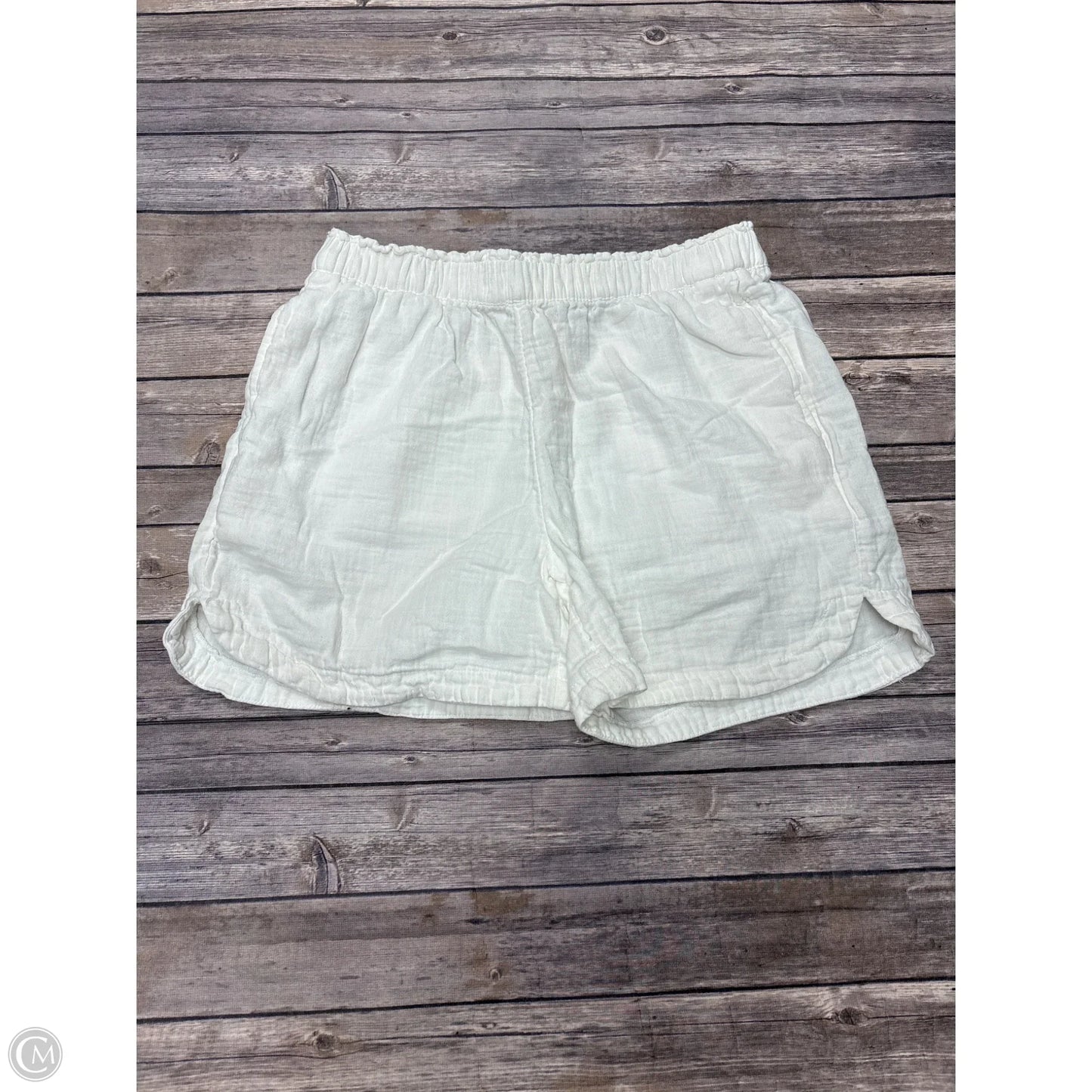 Shorts By Old Navy In White, Size: M