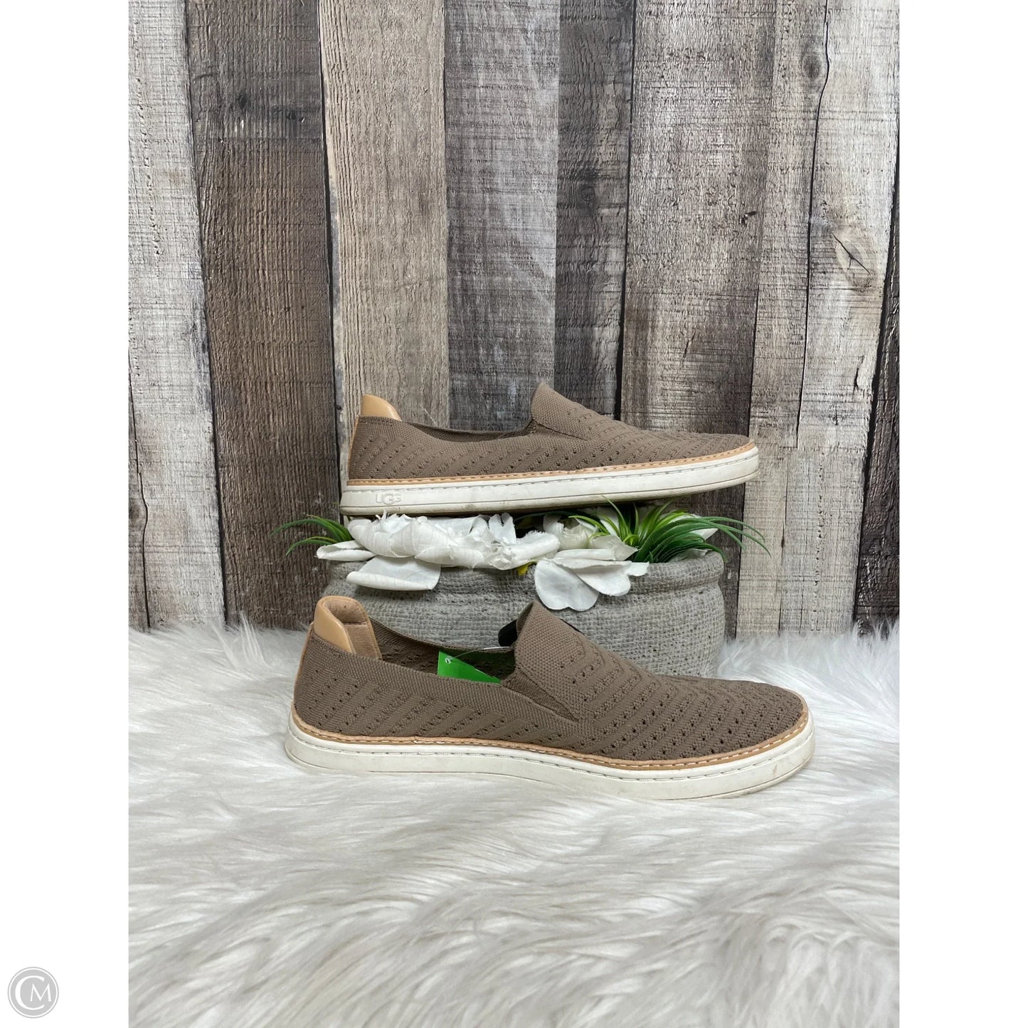 Shoes Designer By Ugg In Brown, Size: 8
