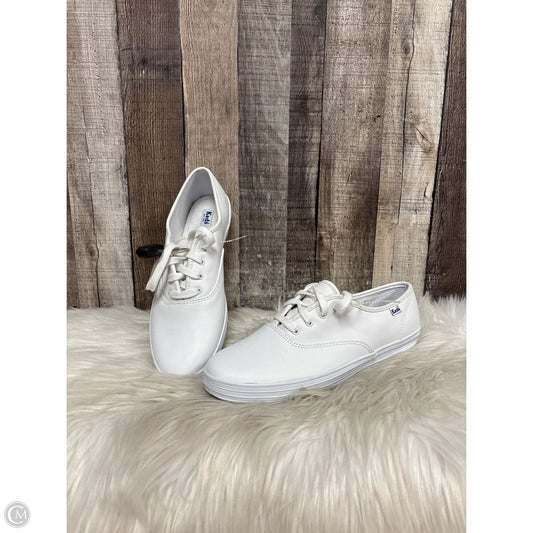 Shoes Flats By Keds In White, Size: 10
