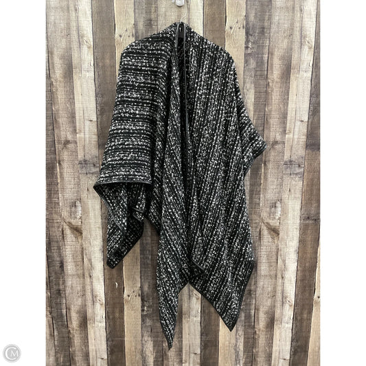Shawl By Catherines In Black & White, Size: Osfm