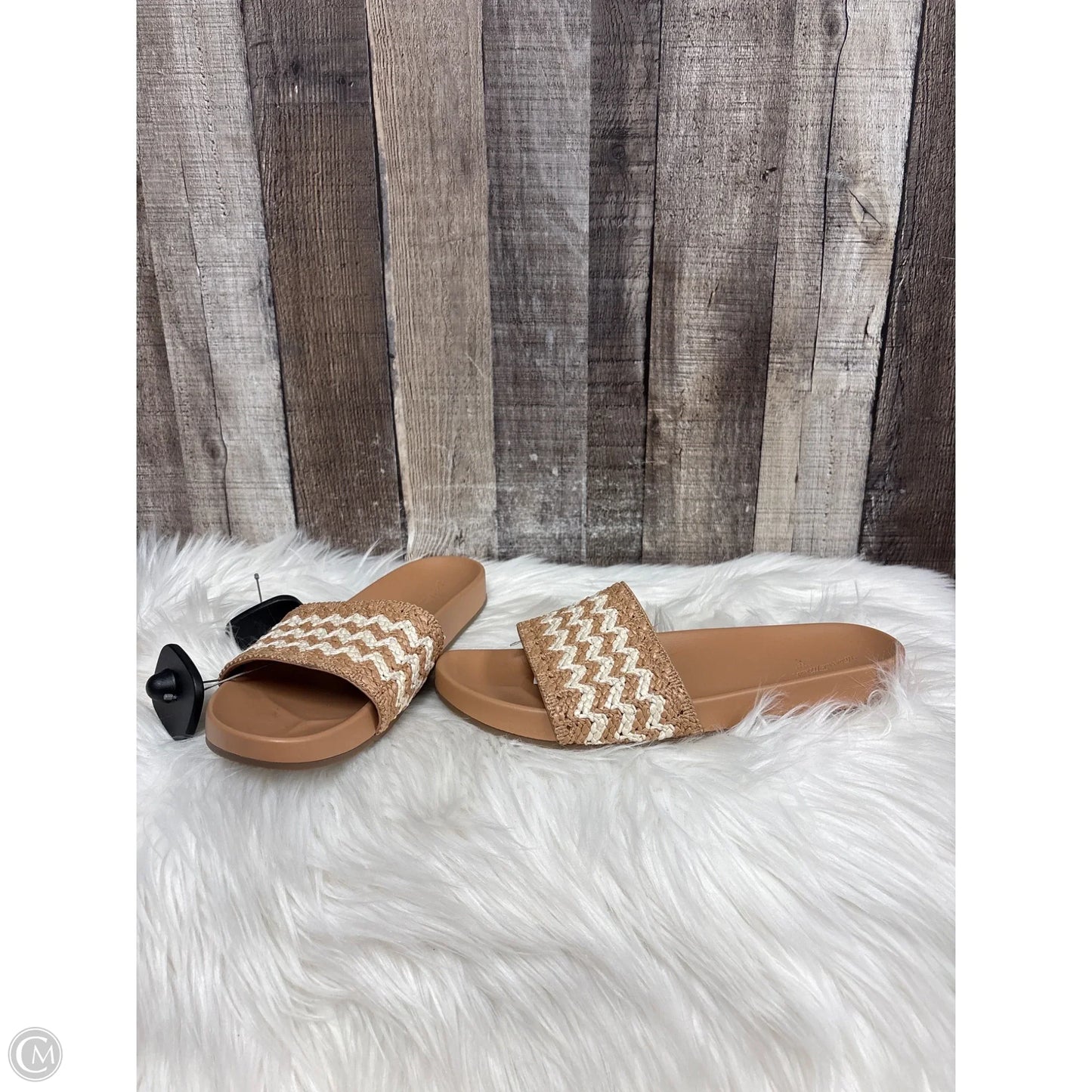 Sandals Flats By Universal Thread In Brown, Size: 7.5