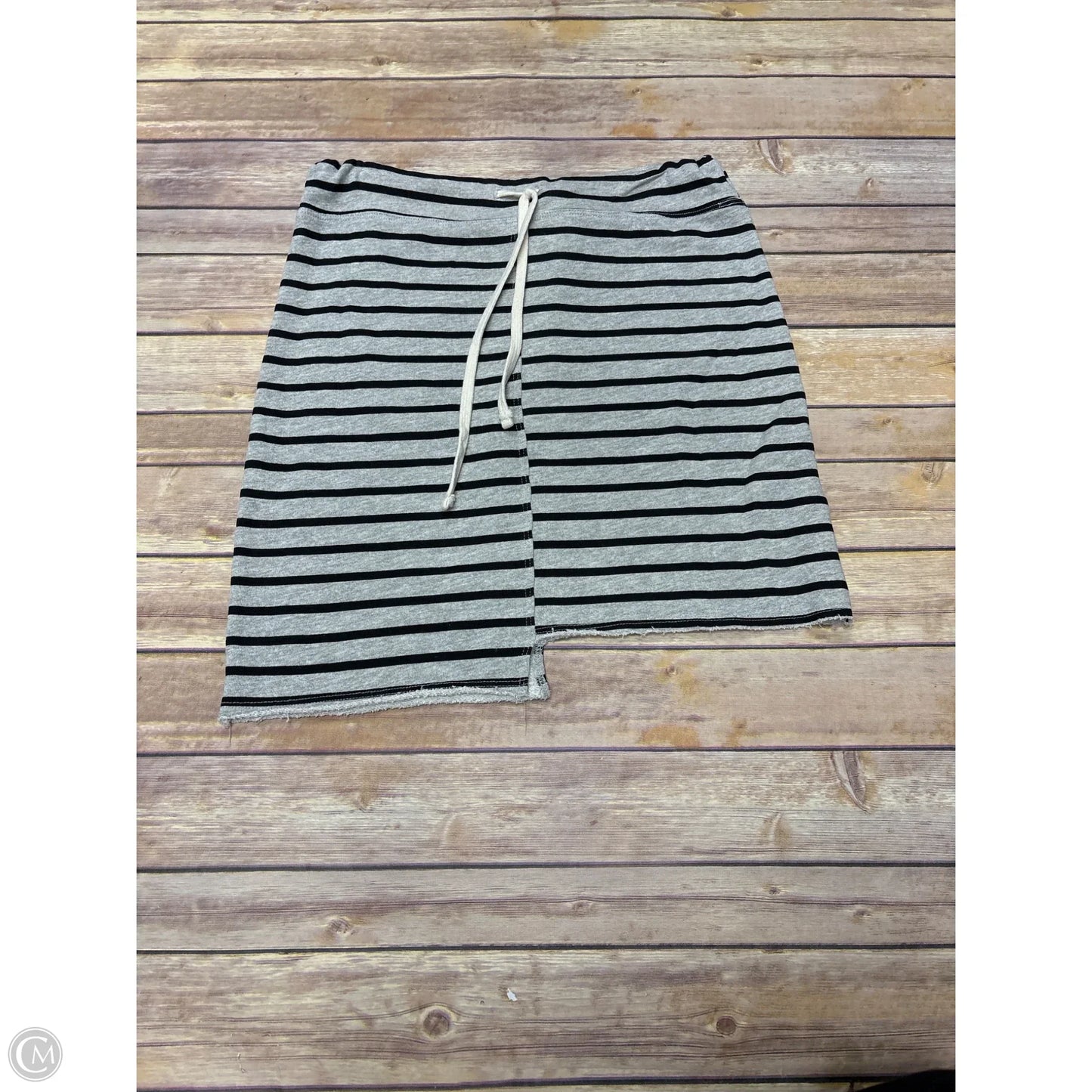 Skirt Mini & Short By Sundry In Black & Grey, Size: Xs