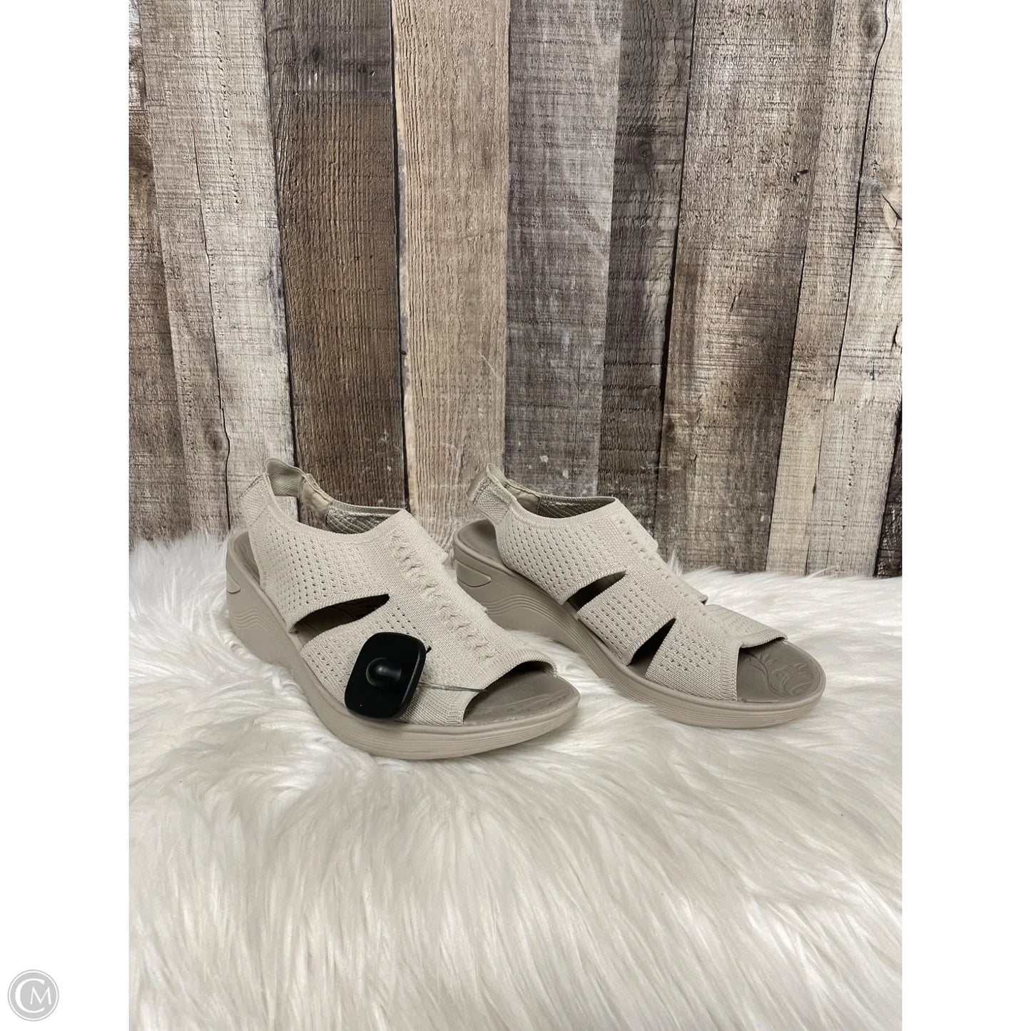 Sandals Flats By Bzees In Grey, Size: 8