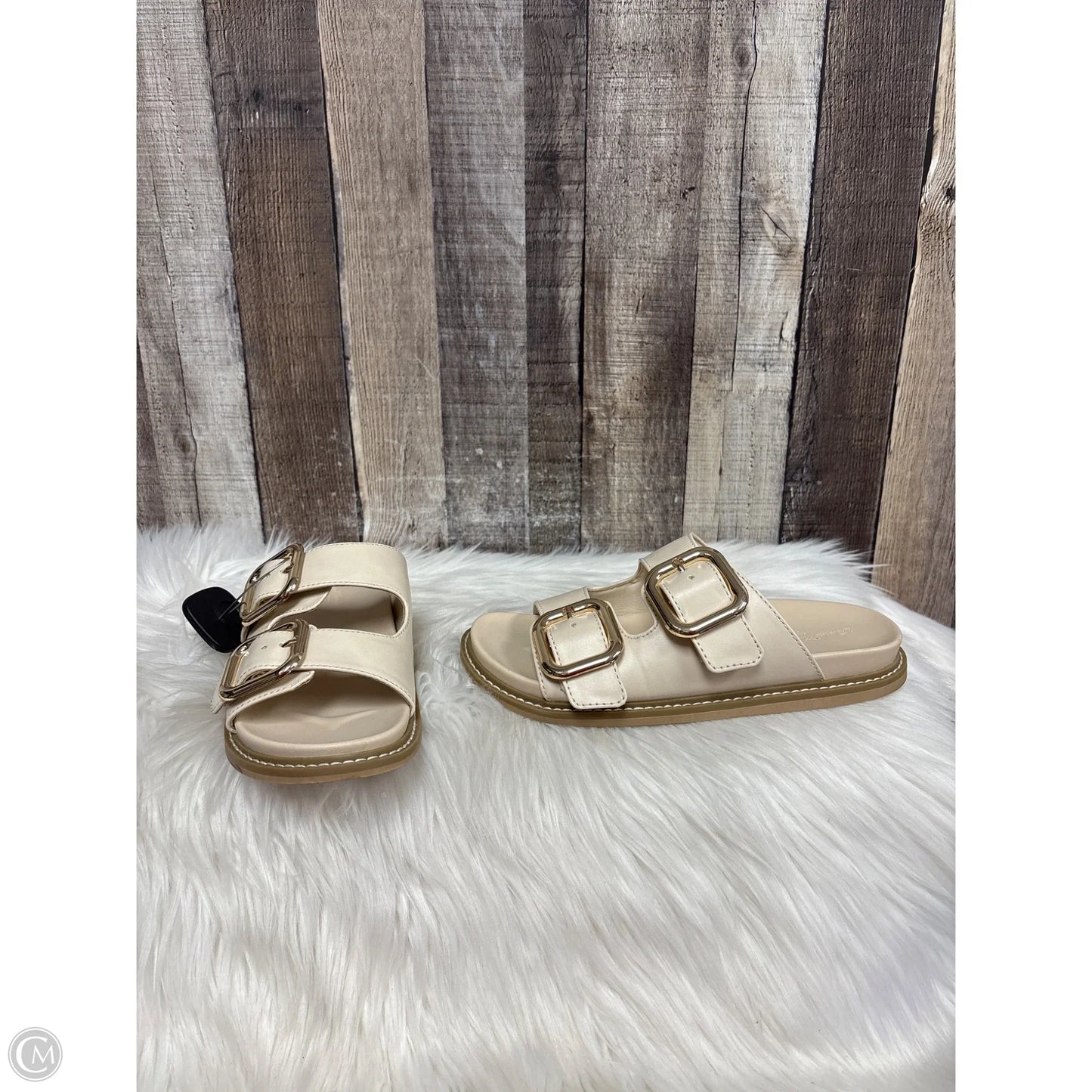 Sandals Flats By Universal Thread In Beige, Size: 7