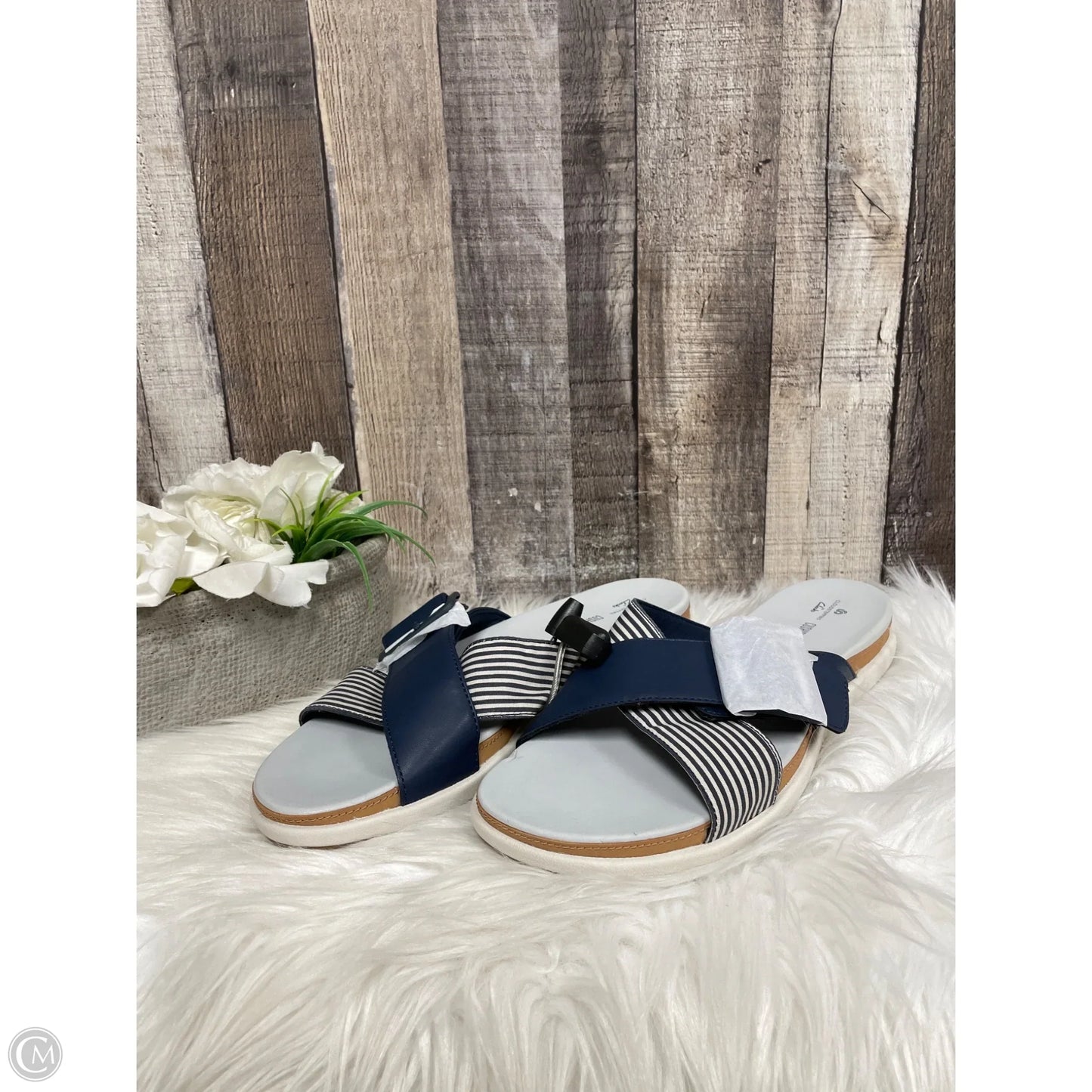 Sandals Flats By Clarks In Navy, Size: 11