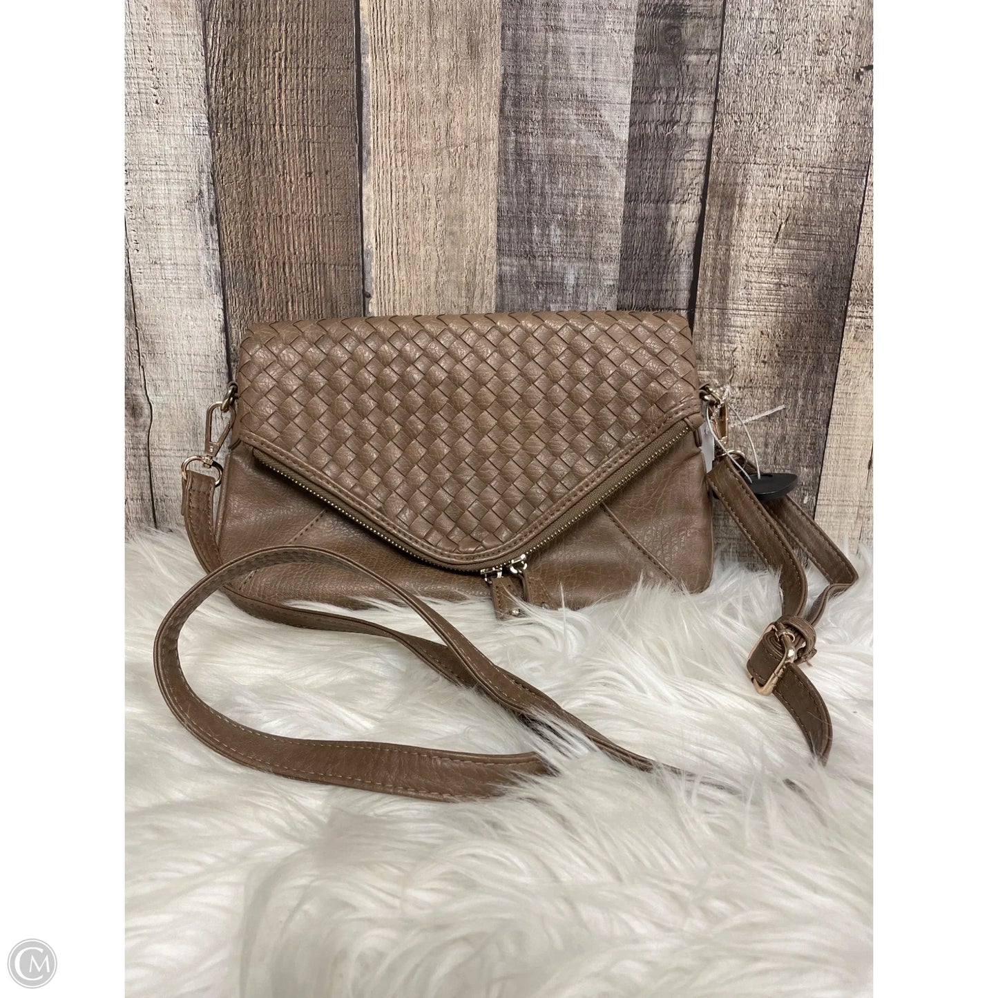 Crossbody By Urban Expressions, Size: Medium