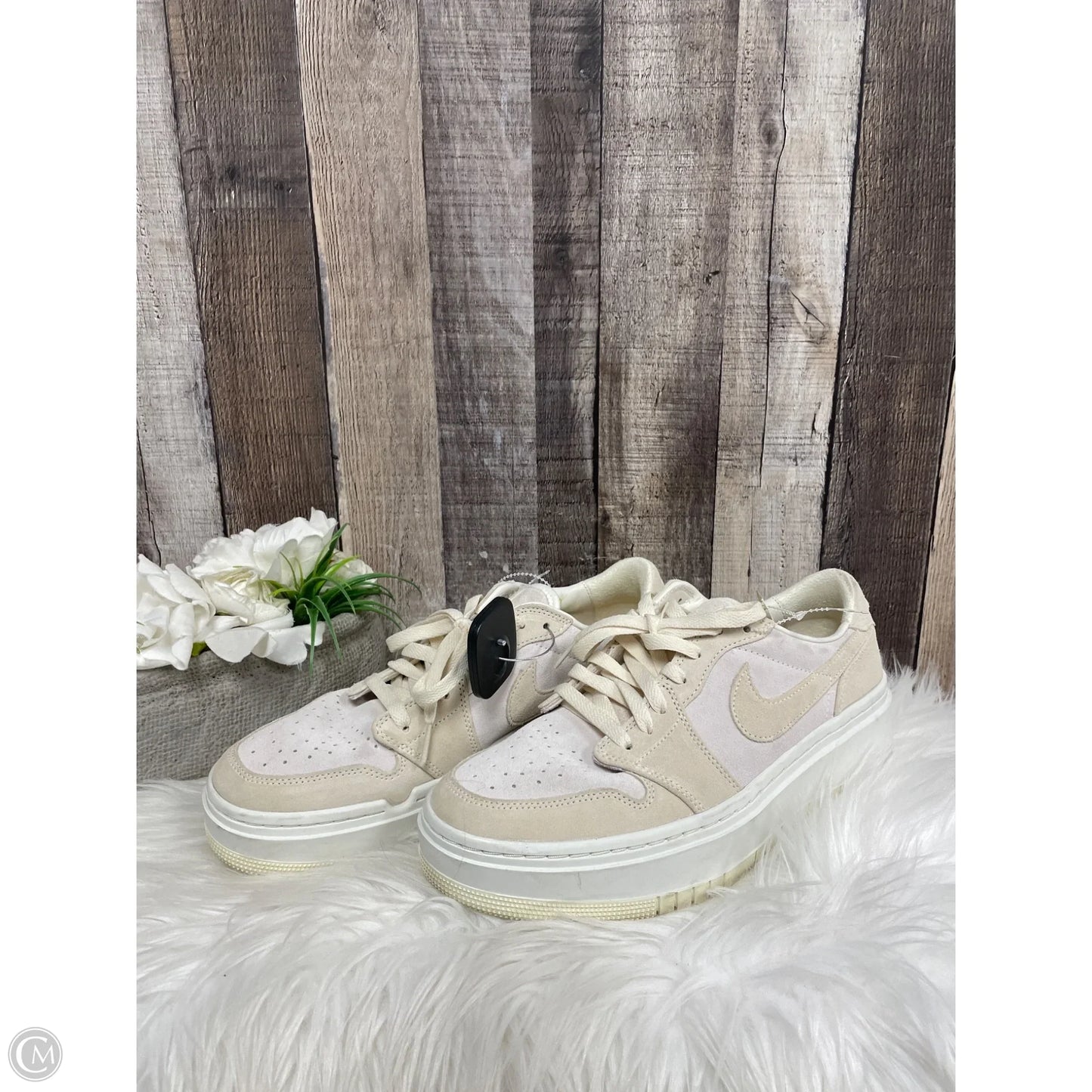 Shoes Athletic By Nike In Beige, Size: 11