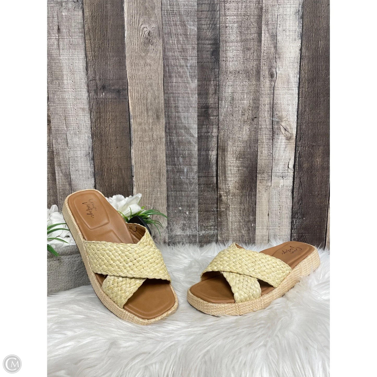 Sandals Flats By Crown Vintage In Cream, Size: 8.5