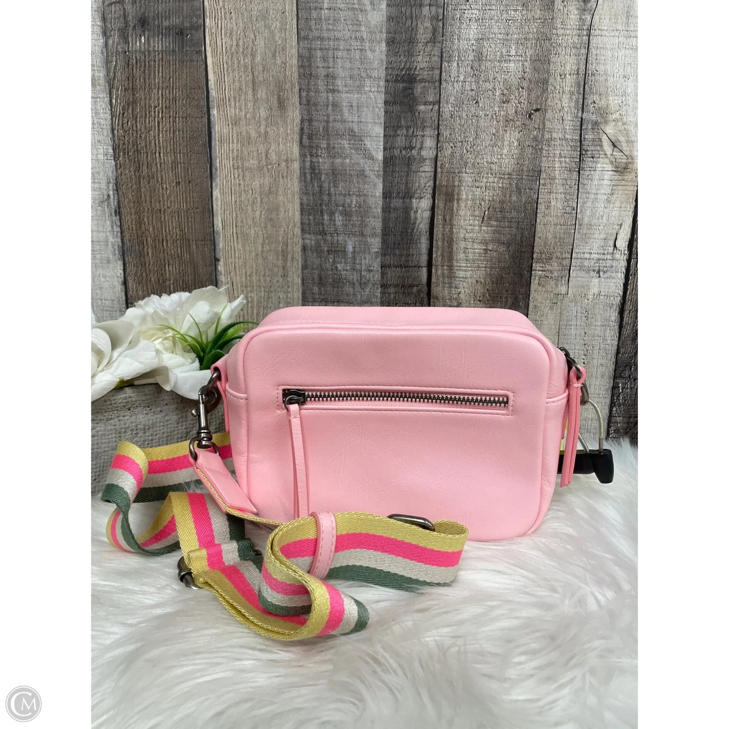 Crossbody By Universal Thread, Size: Medium