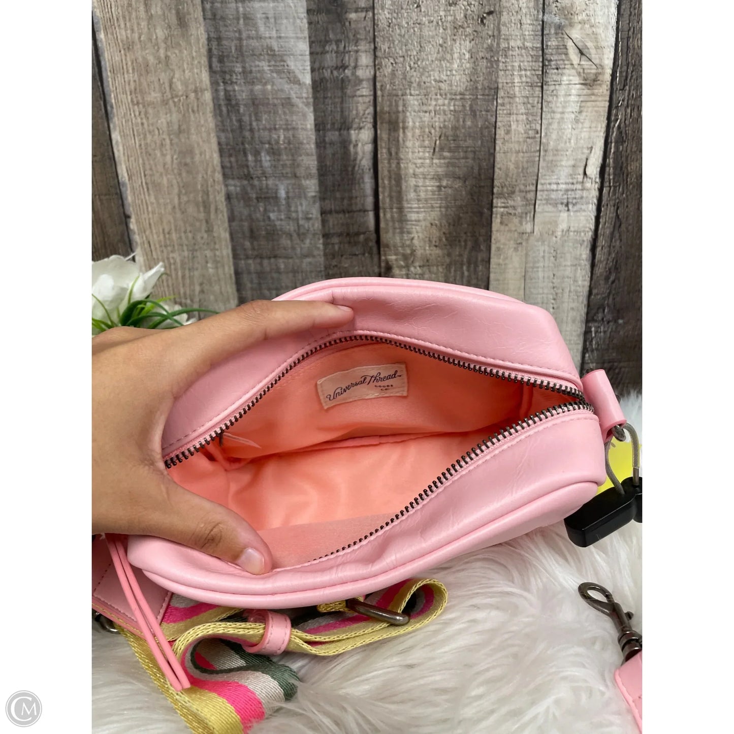 Crossbody By Universal Thread, Size: Medium