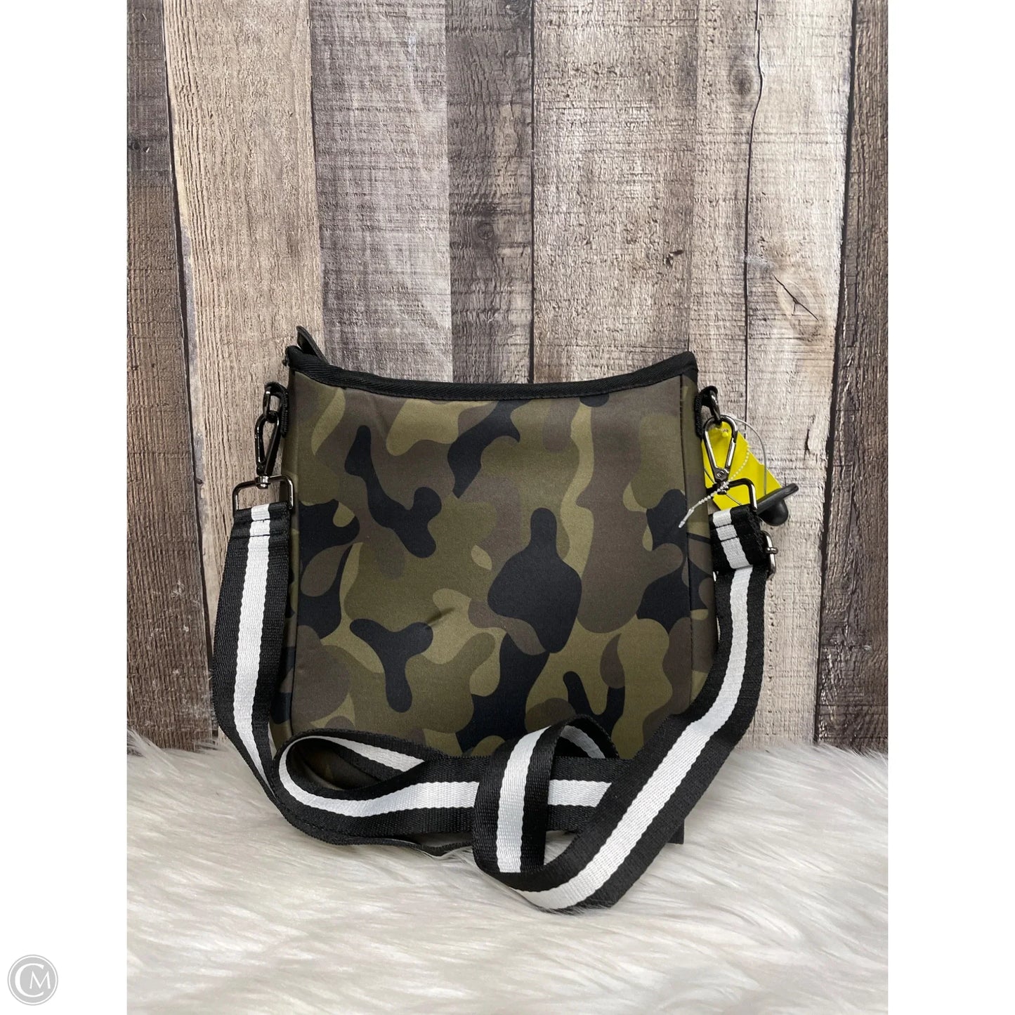 Crossbody By Cmf, Size: Small