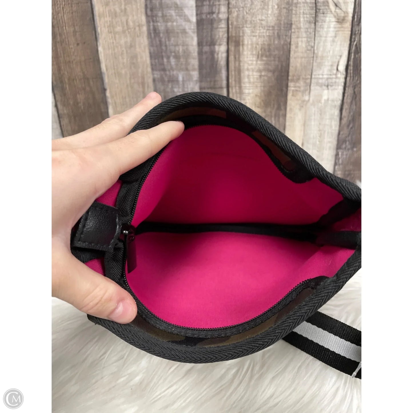 Crossbody By Cmf, Size: Small