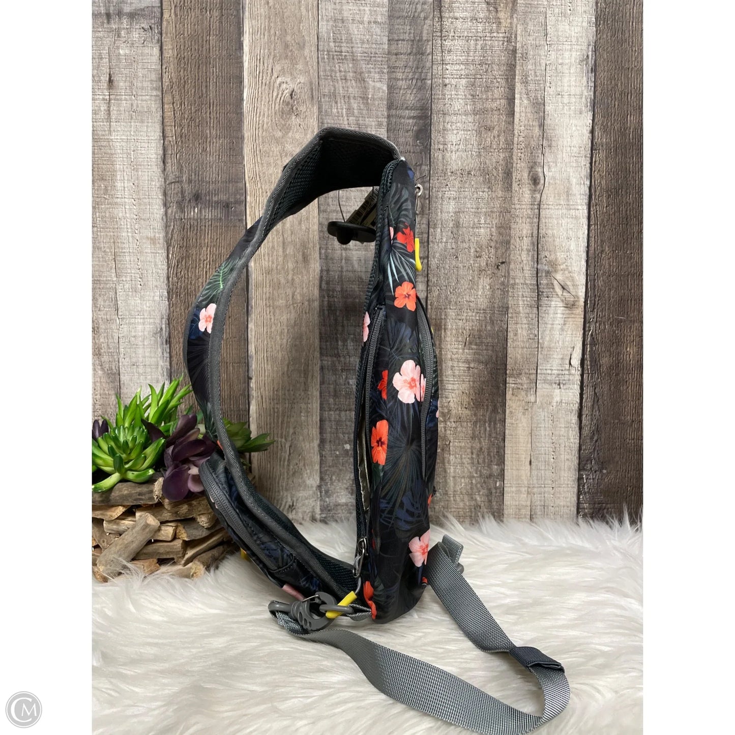 Crossbody By Cme, Size: Medium