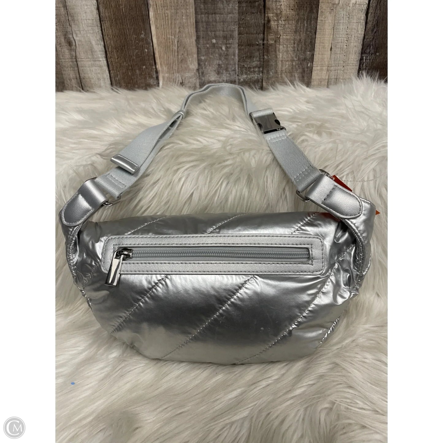 Crossbody By On 34th, Size: Large