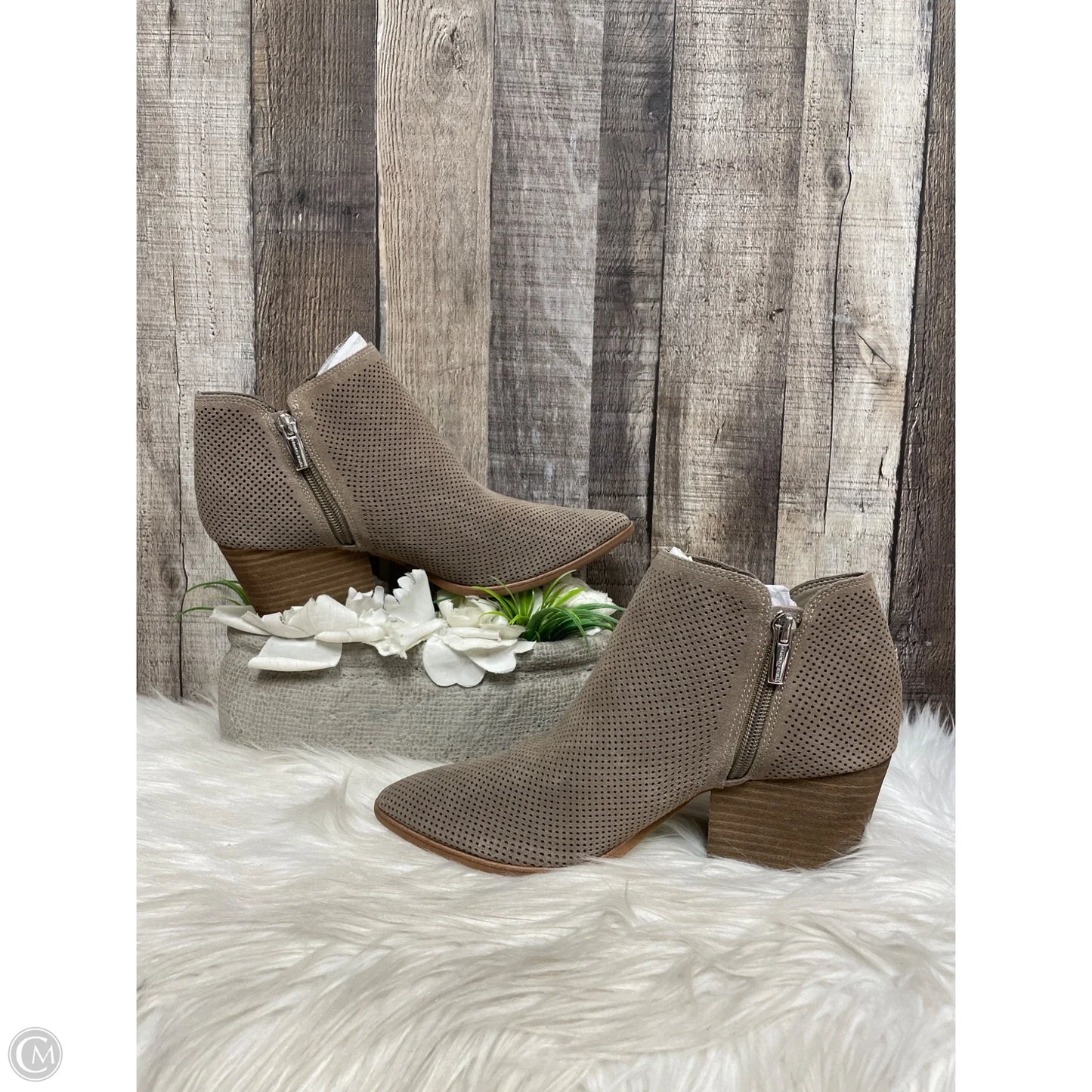 Boots Ankle Flats By Vince Camuto In Brown, Size: 8.5