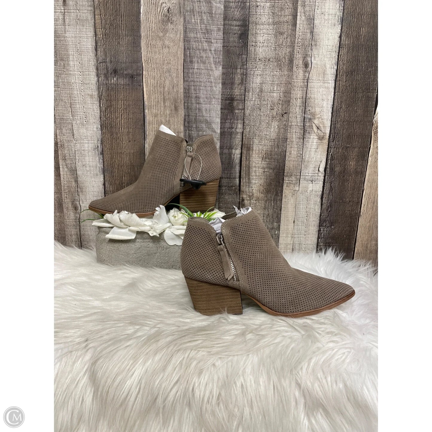 Boots Ankle Flats By Vince Camuto In Brown, Size: 8.5