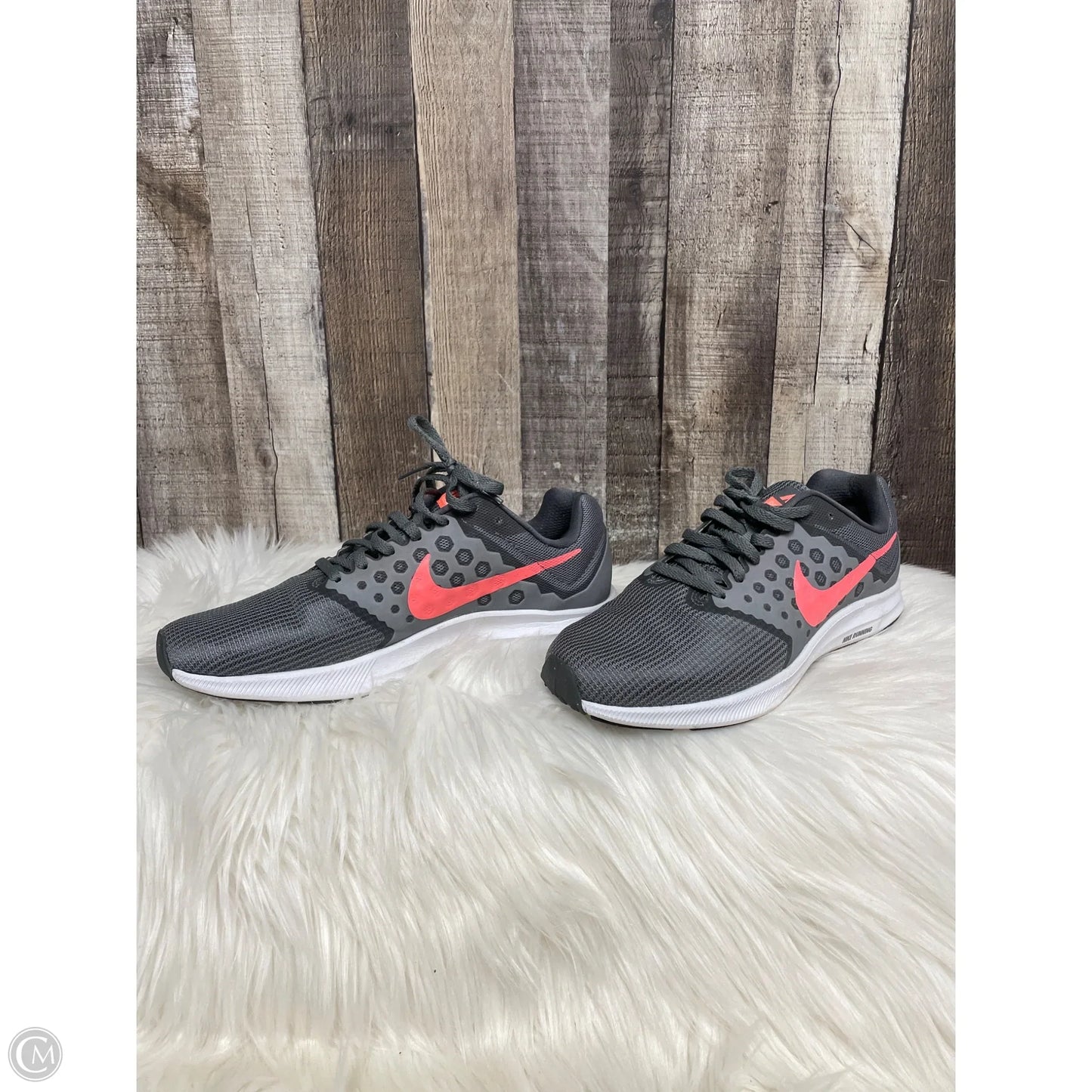 Shoes Athletic By Nike In Grey, Size: 9.5