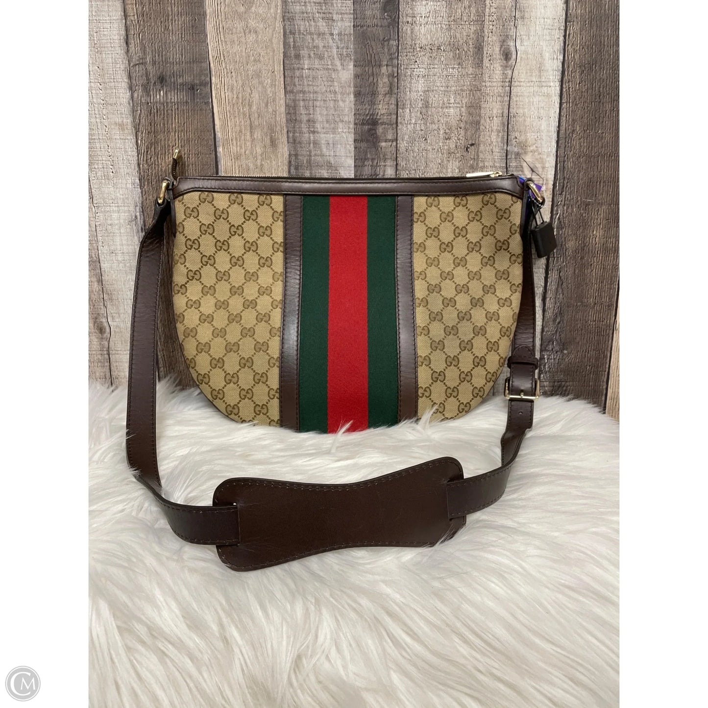 Crossbody Luxury Designer By Gucci, Size: Medium