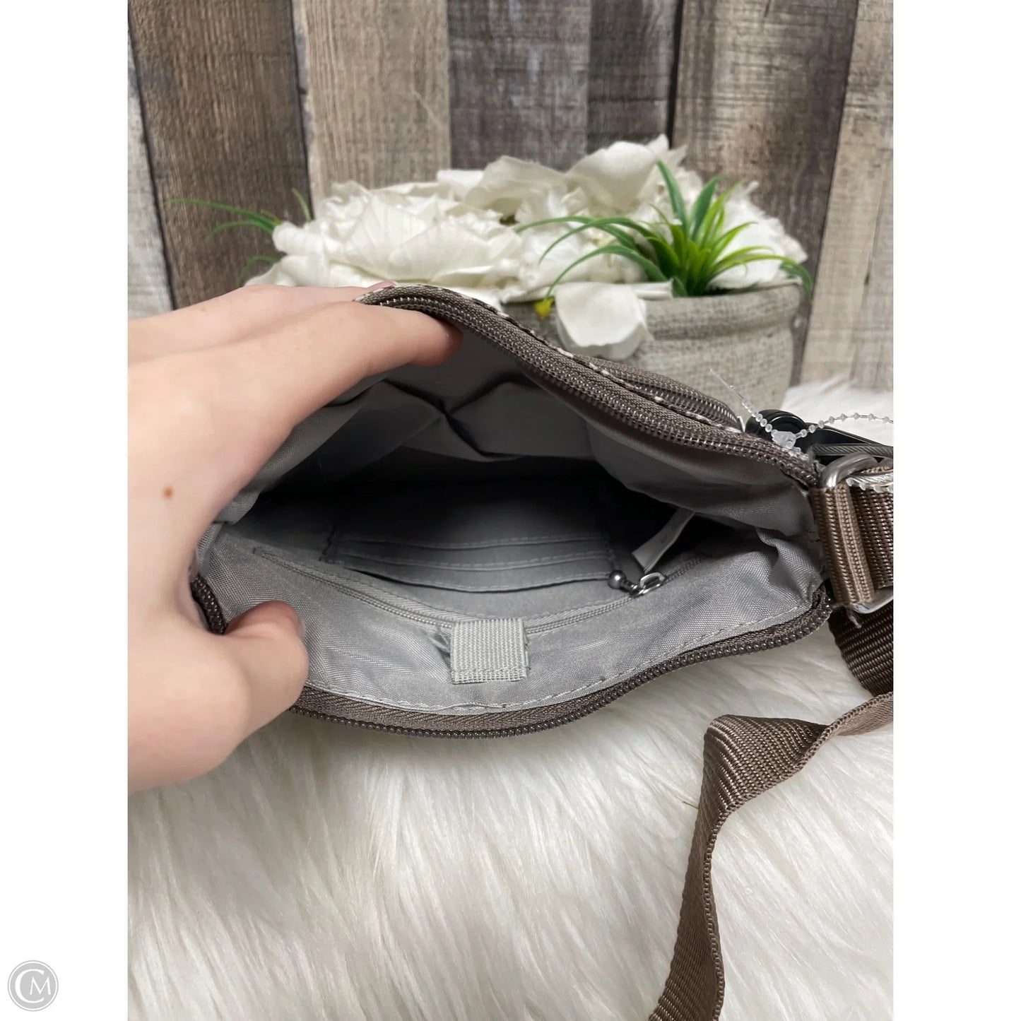 Crossbody By Baggallini, Size: Small