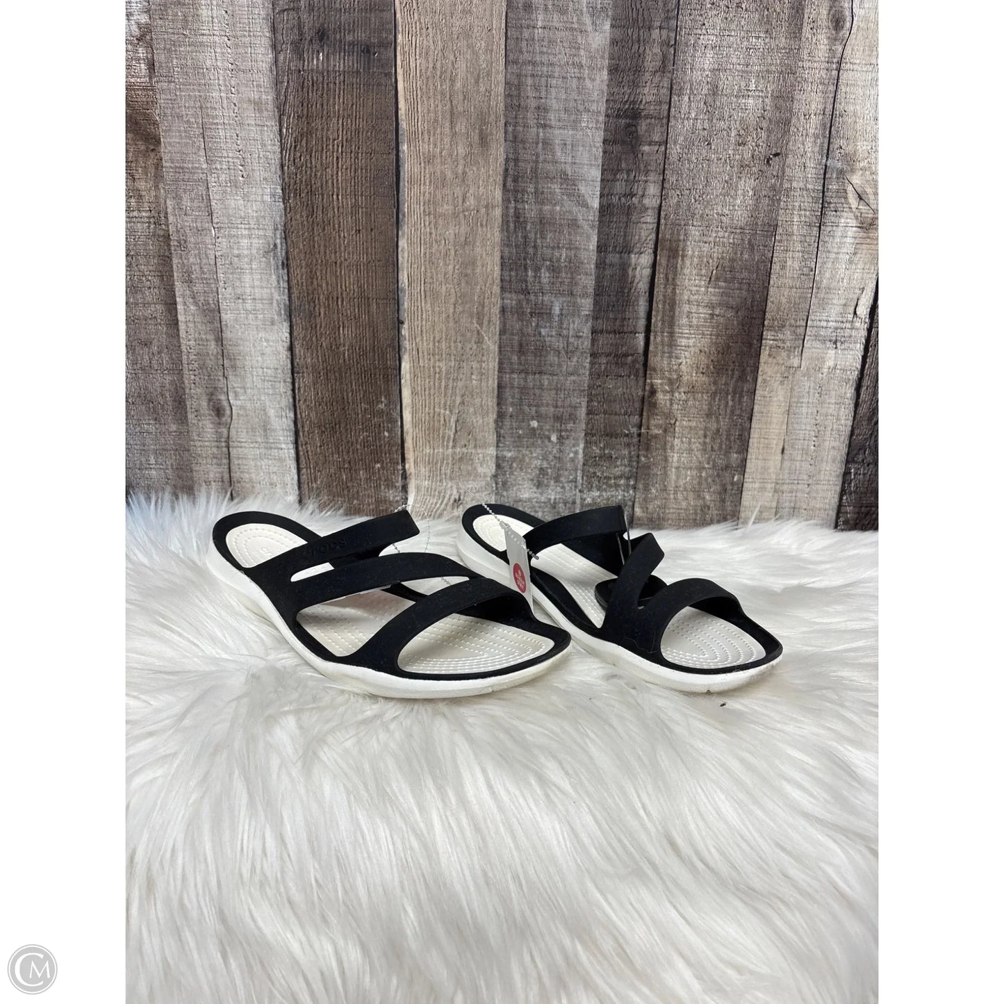 Sandals Flats By Crocs In Black & White, Size: 8
