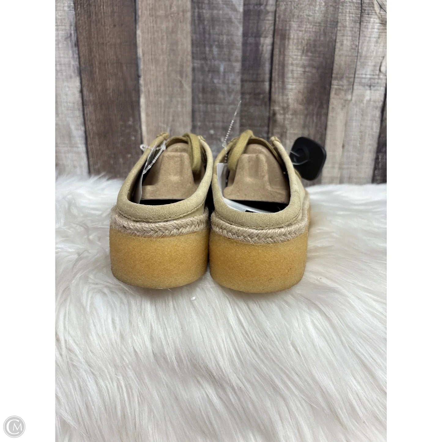 Shoes Flats By Clarks In Tan, Size: 8.5