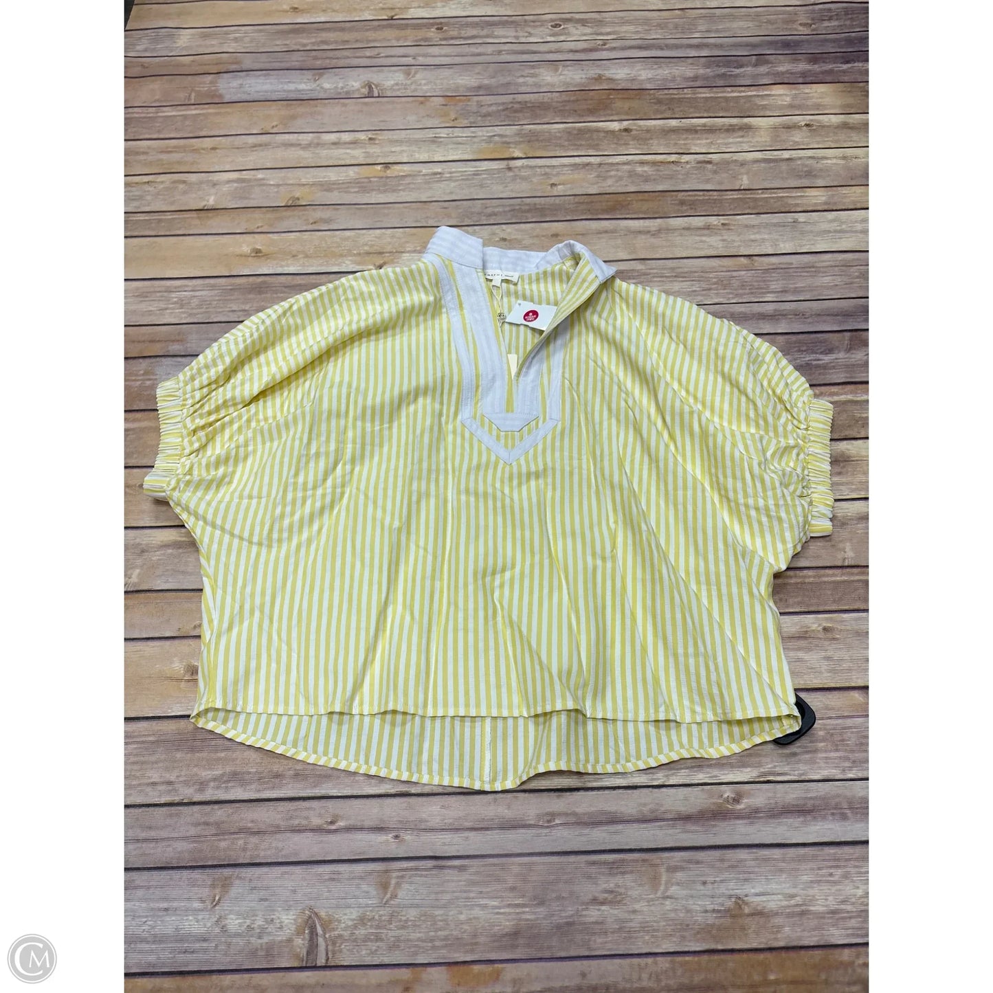 Top Short Sleeve By Entro In White & Yellow, Size: S