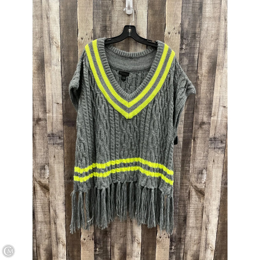 Sweater By Steve Madden In Grey, Size: Osfm