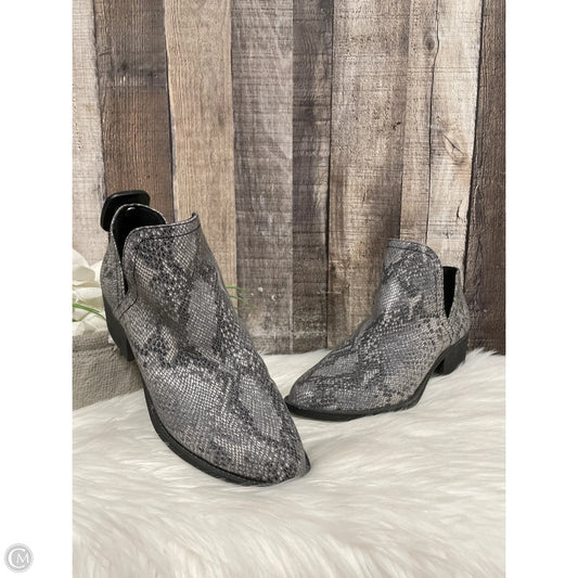 Boots Ankle Heels By Volatile In Grey, Size: 7.5