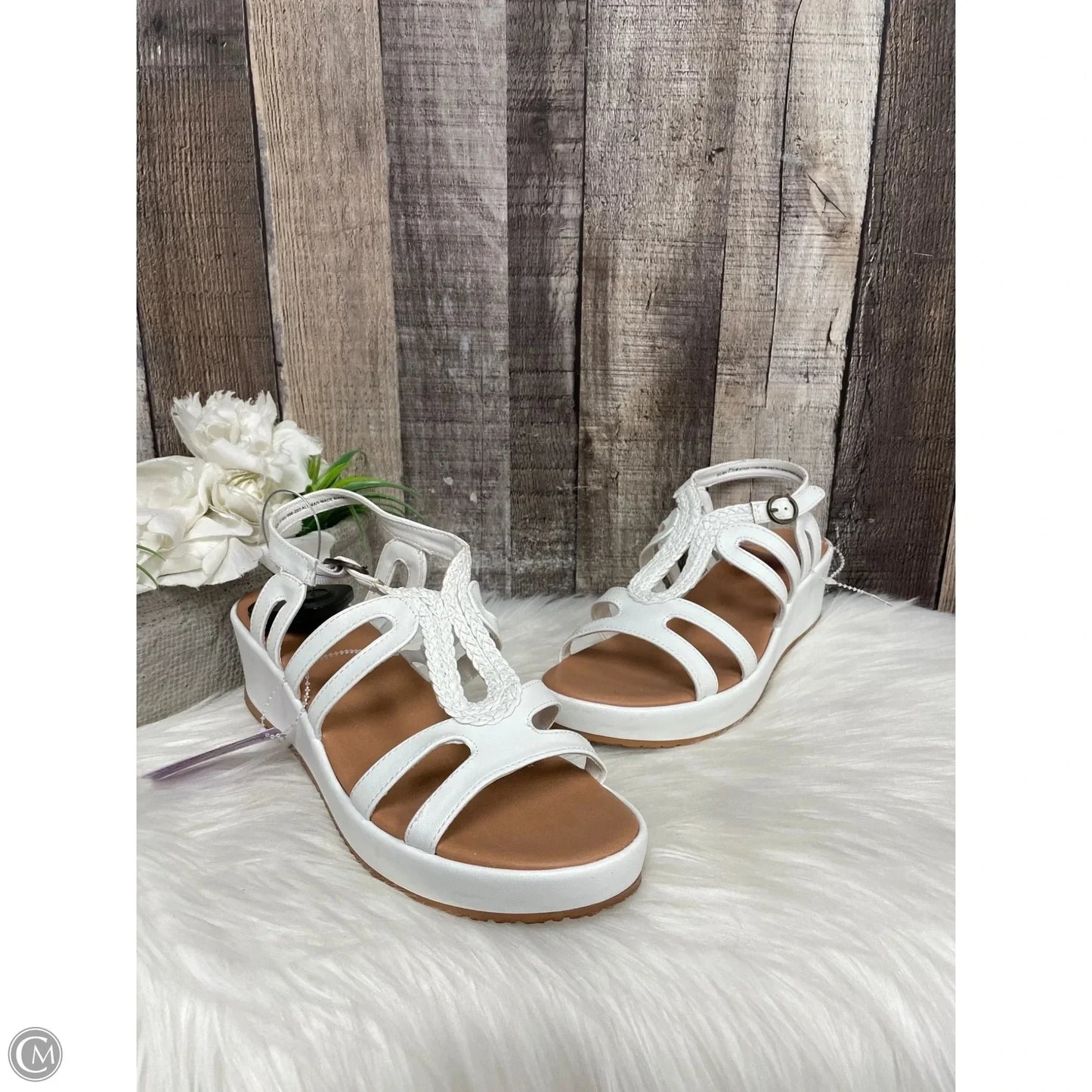 Sandals Heels Wedge By Bare Traps In White, Size: 7.5